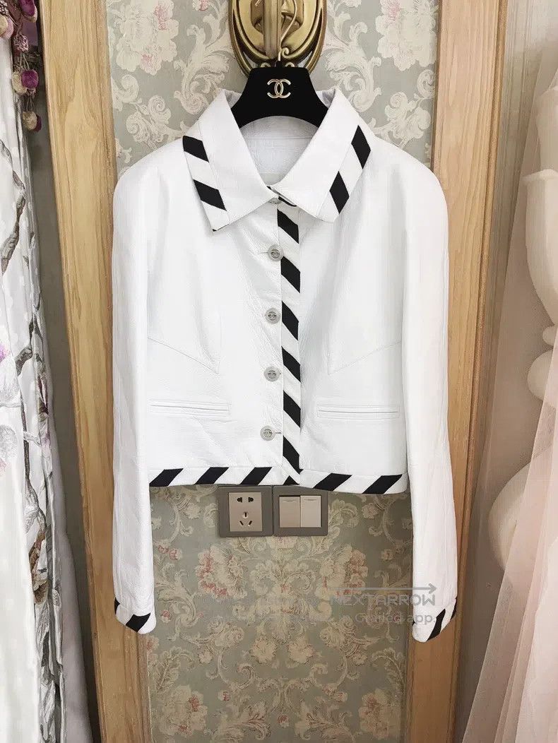 Chanel Chanel Roof series white leather jacket Size XS / US 0-2 / IT 36-38 - 1 Thumbnail