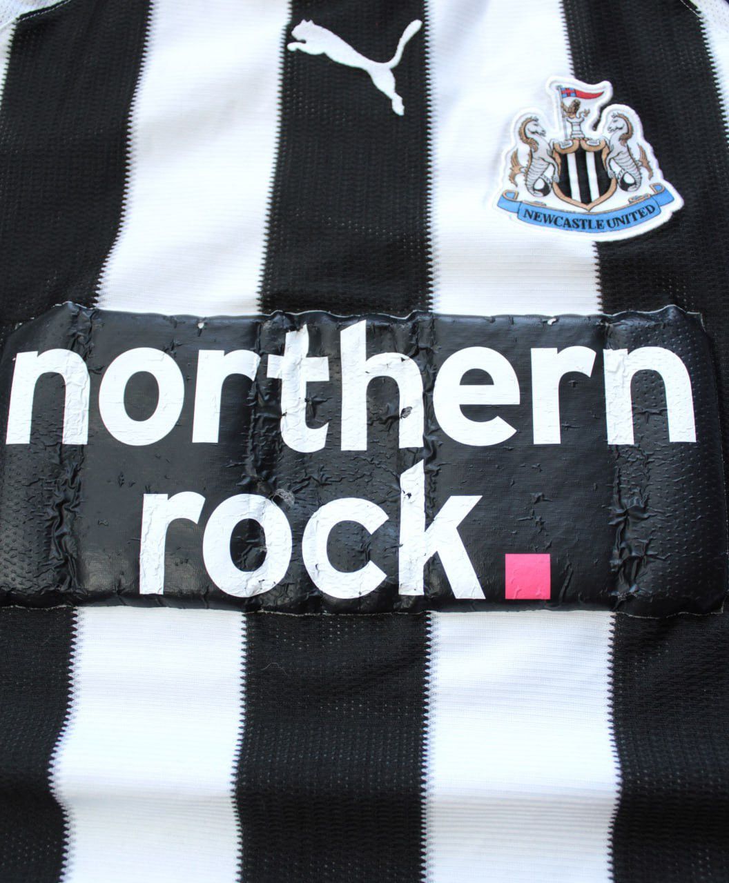 Puma 🔥 Puma NewCastle United 2010 2011 Soccer Jersey Shirt VTG Size US L / EU 52-54 / 3 - 2 Thumbnail