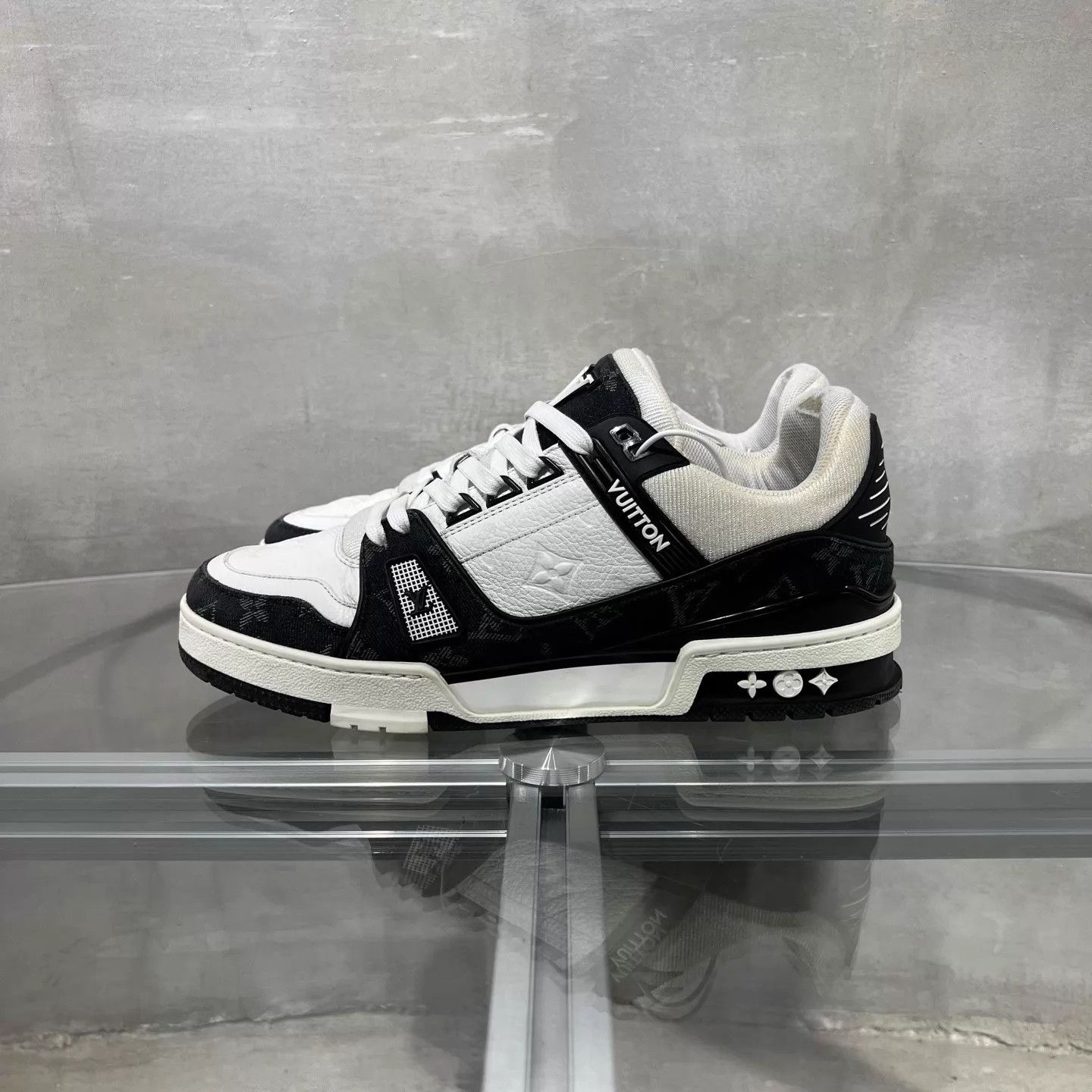 Louis Vuitton LV Trainer Black & White Denim UK7.5 41.5 Size US 8.5 / EU 41-42 - 3 Thumbnail