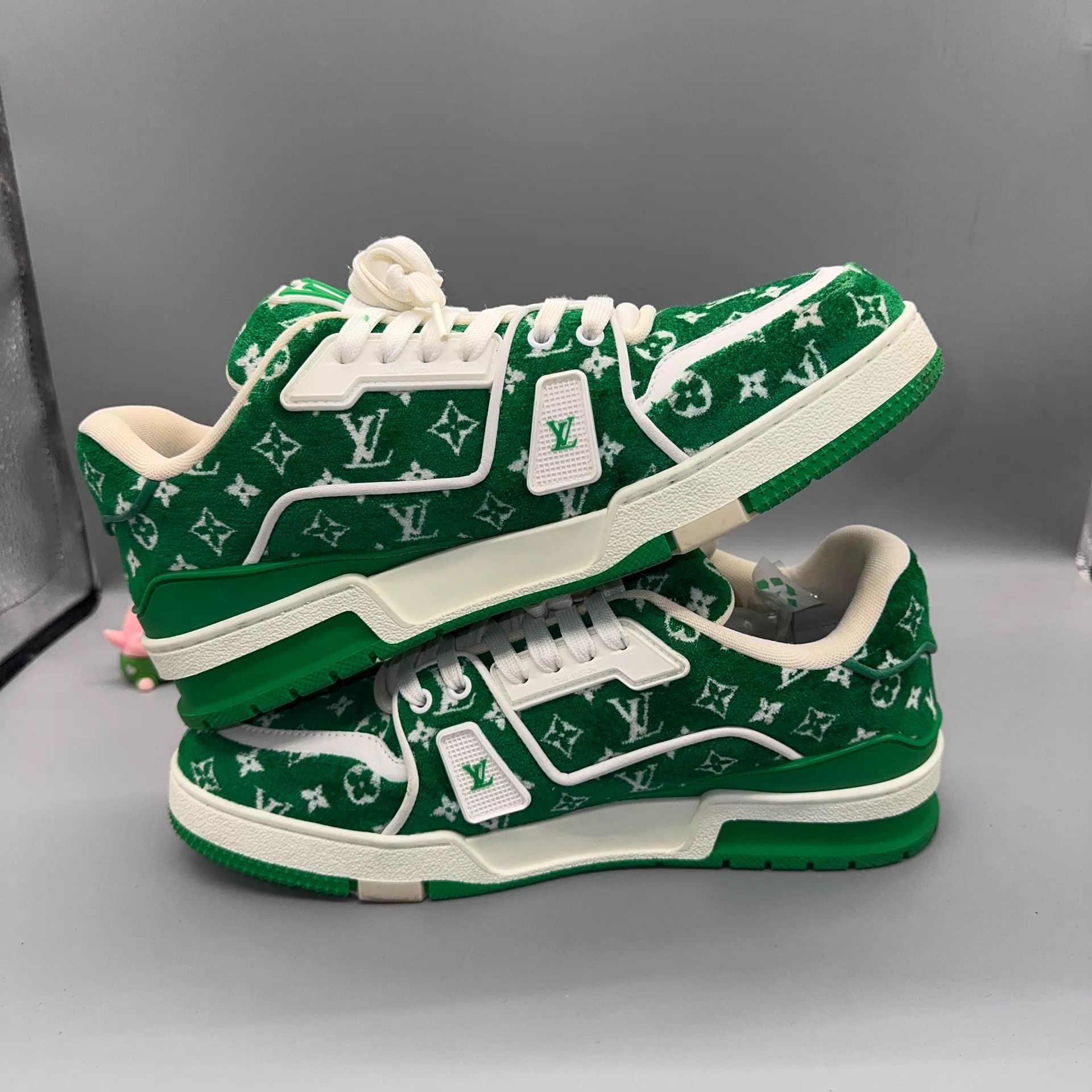 Louis Vuitton LOUIS VUITTON Trainer Green & White 41 1ABFSA Size US 8 / EU 41 - 6 Thumbnail