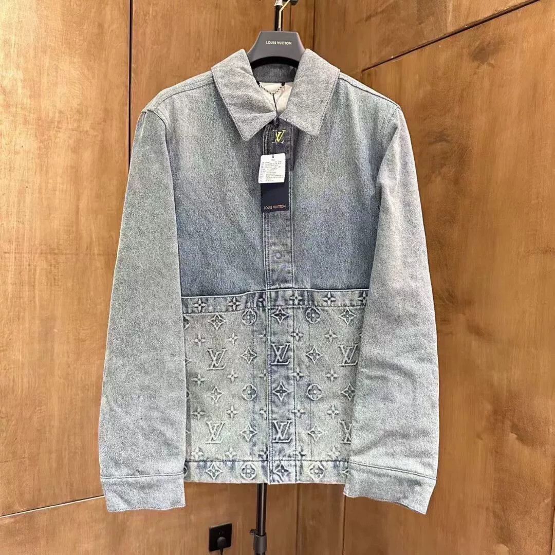 Louis Vuitton louis vuitton gray denim jacket for men Size US L / EU 52-54 / 3 - 1 Thumbnail