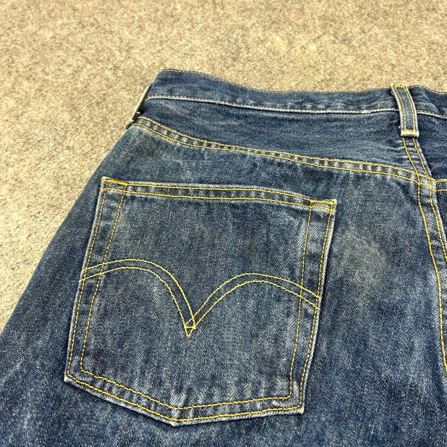 Levi's VINTAGE Levi's 501 Jeans Mens 33x30 Blue Straight Regular Fit Y2K Retro 90s Jeans Mens Size US 33 - 4 Thumbnail