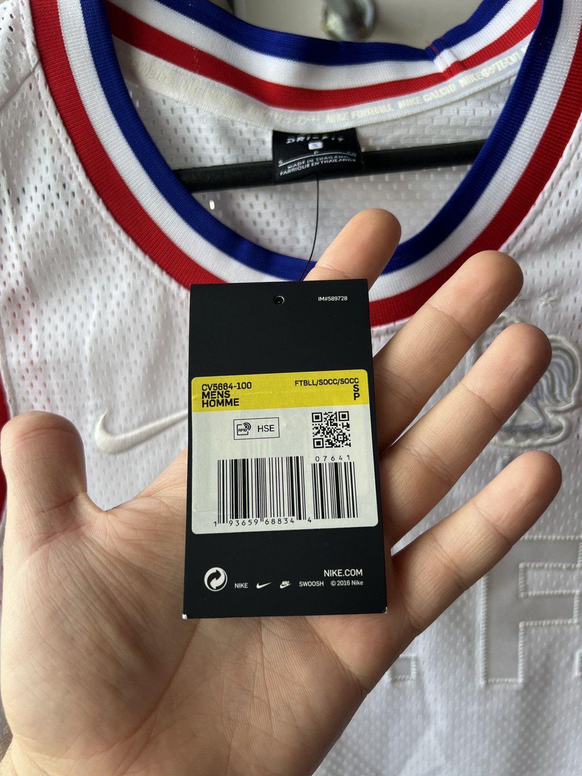 Nike NWT 2020 FFF FRANCE TEAM FOOTBALL/BASKETBALL JERSEY VESTNIKE Size US S / EU 44-46 / 1 - 5 Thumbnail