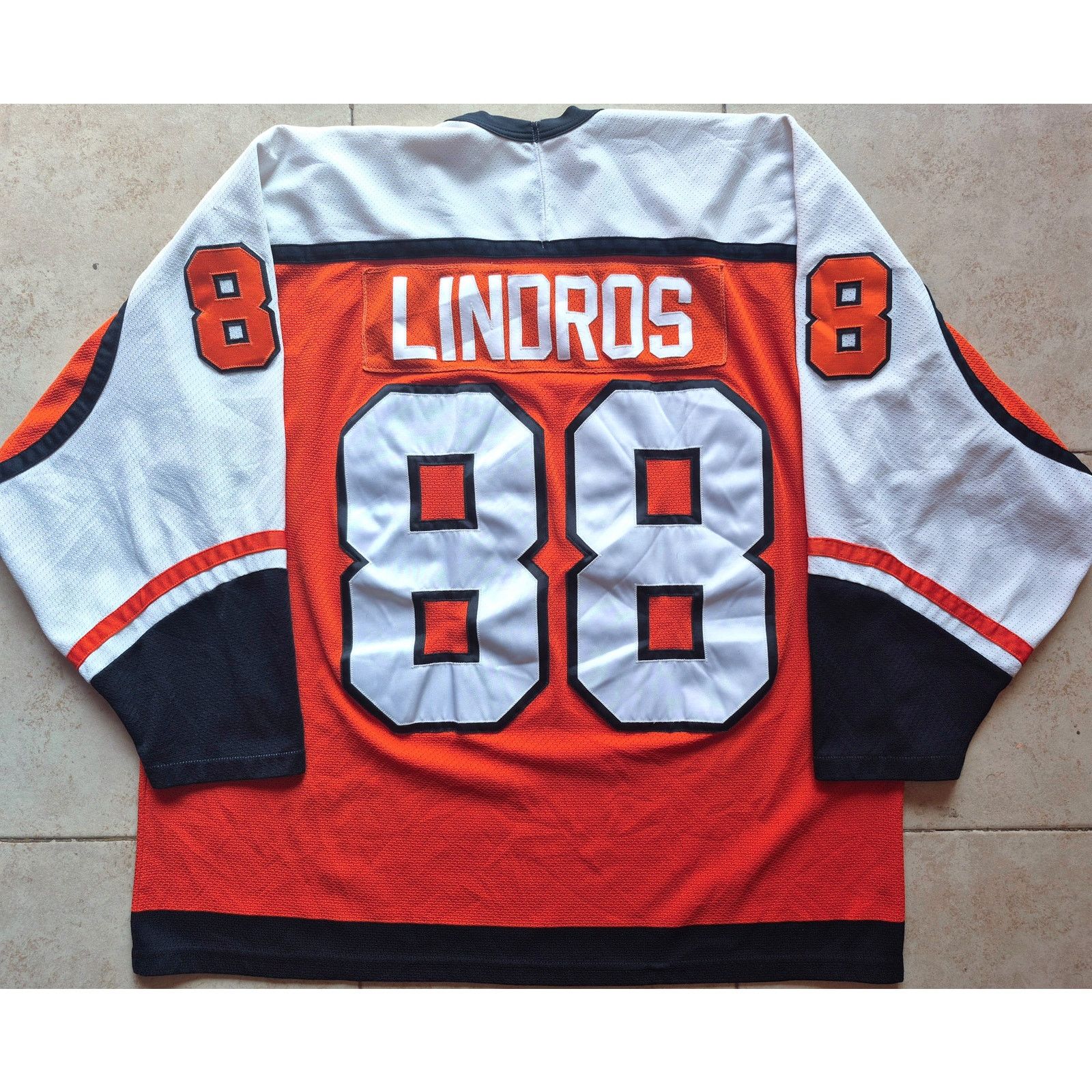 Ccm × NHL LINDROS Philadelphia Flyers 90s CCM jersey M L hockey vtg Size US M / EU 48-50 / 2 - 2 Thumbnail