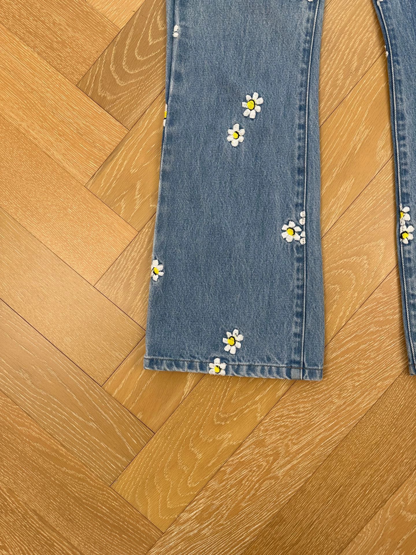 Miu Miu MIU MIU heavily embroidered daisy blue women's jeans Size 42" / US 20 - 4 Thumbnail