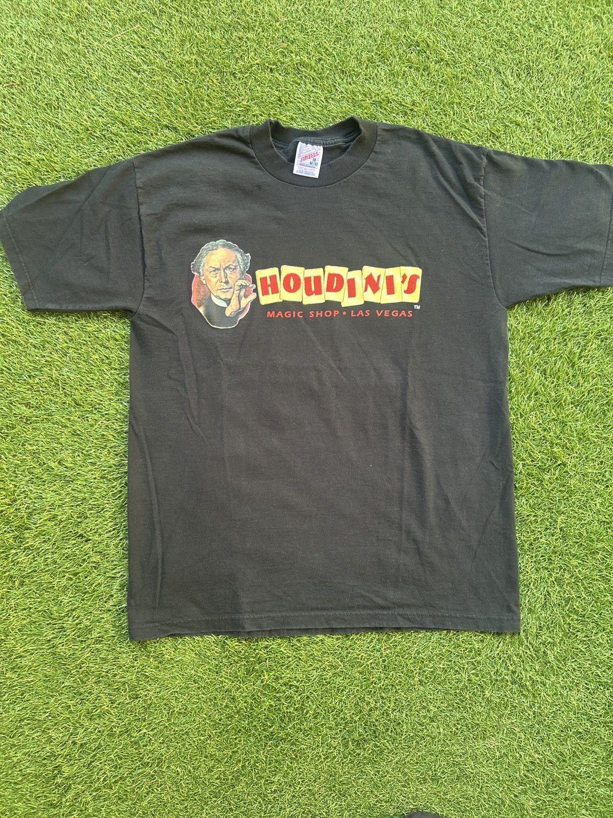 Vintage Vintage 90s Houdini’s Magic Shop Las Vegas T Shirt Size US M / EU 48-50 / 2 - 1 Thumbnail