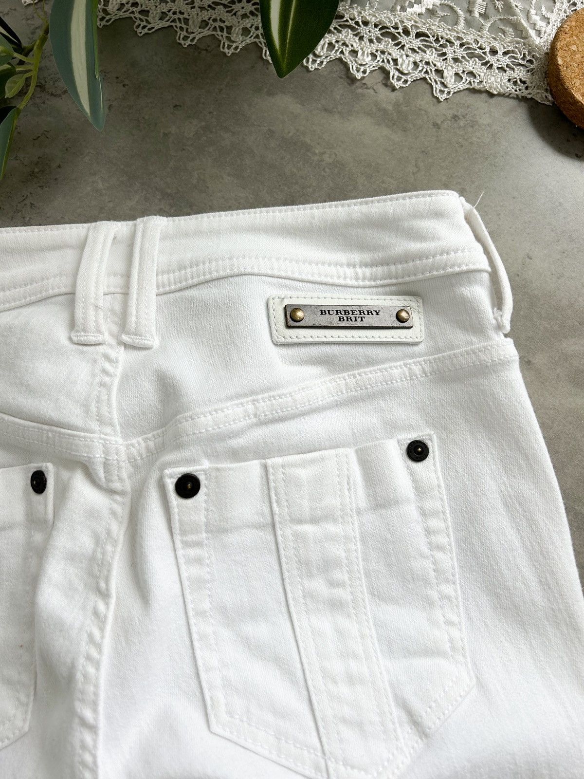Burberry × Vintage Burberry amazing low waist capri Y2K old money denim Size 27" / US 4 / IT 40 - 13 Thumbnail