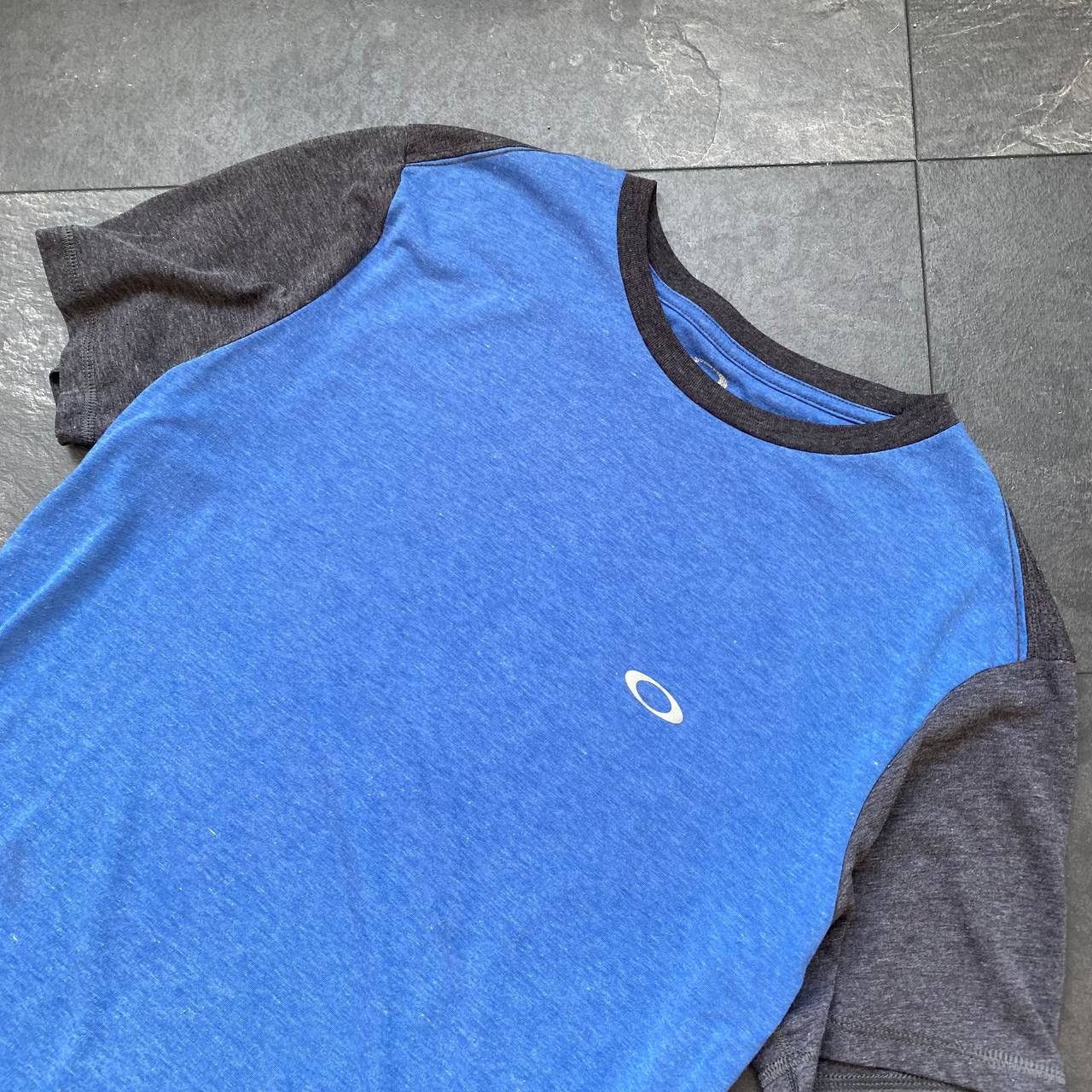 Oakley Oakley reflective logo tee shirt Size US L / EU 52-54 / 3 - 2 Thumbnail