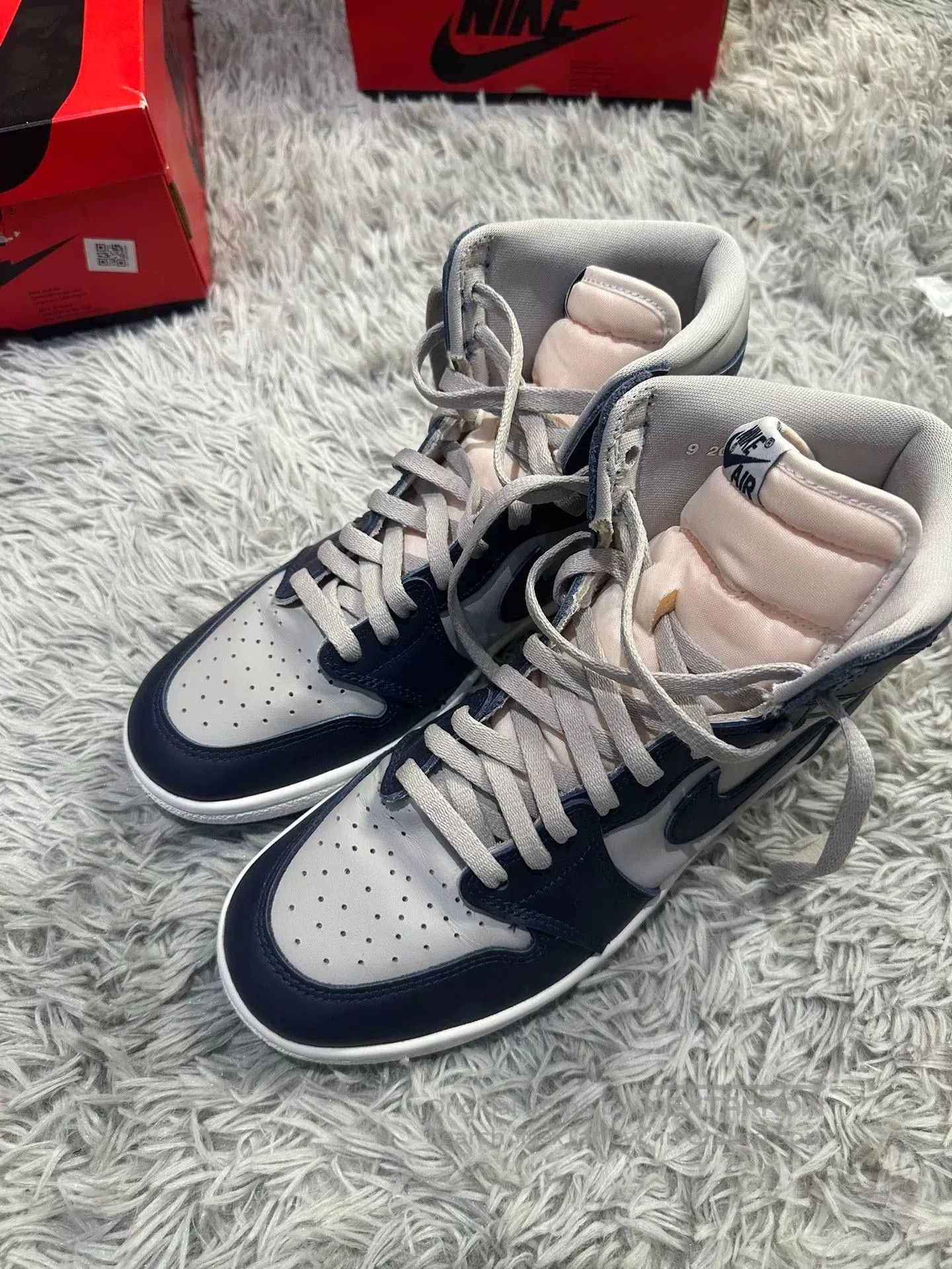 Jordan Brand Air Jordan 1 Little Georgetown. Size US 9.5 / EU 42-43 - 1 Thumbnail