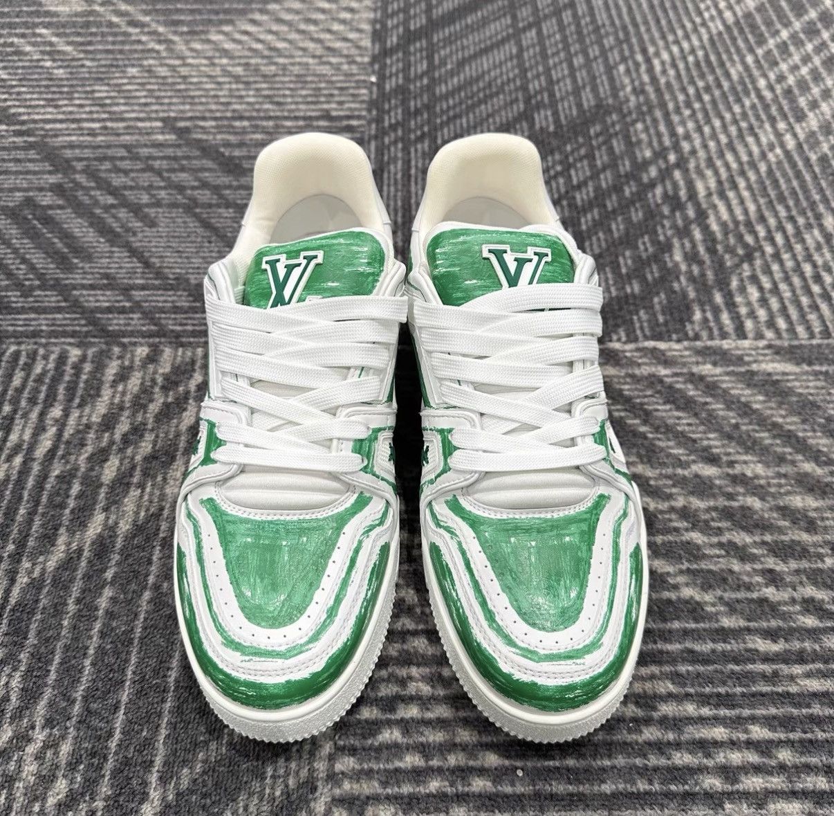 Louis Vuitton Louis Vuitton Trainer Hand-painted Graffiti Sneakers J42 Size US 7.5 / EU 40-41 - 2 Thumbnail