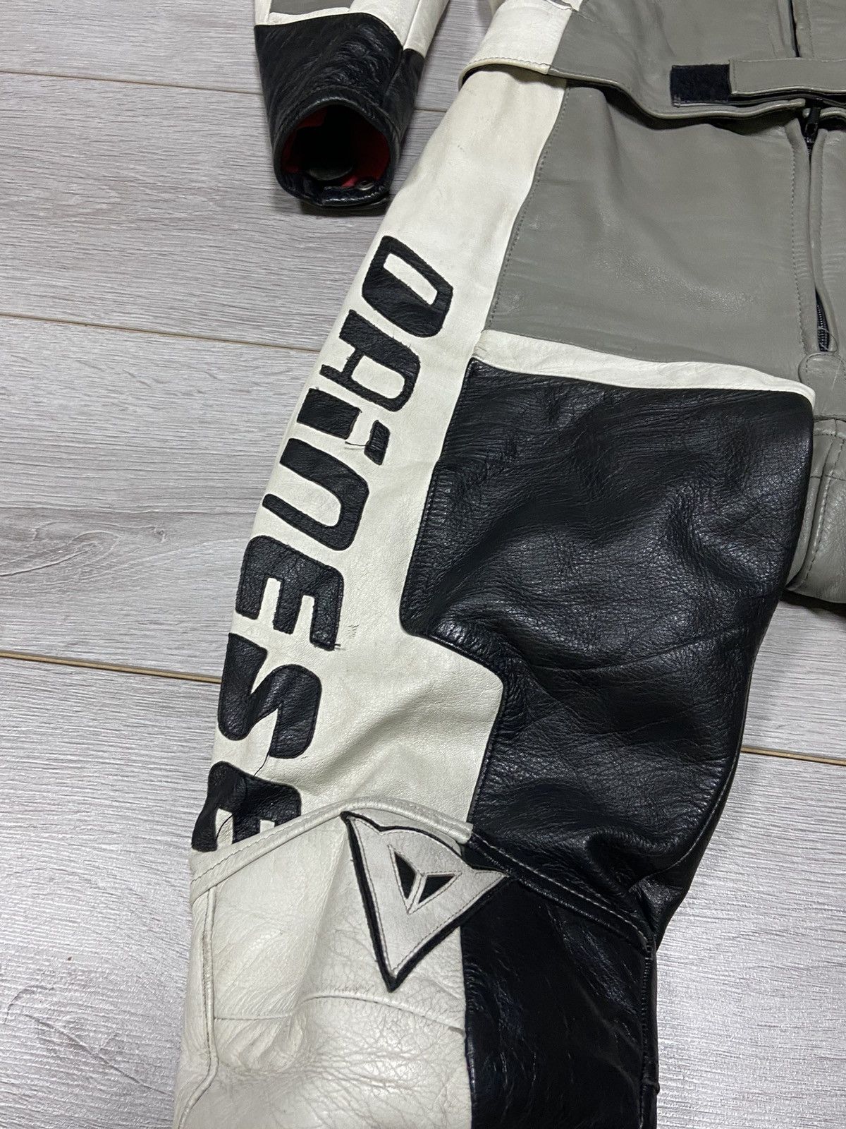 Dainese Dainese vintage big logo moto Italy leather suit pantsjacket Size US S / EU 44-46 / 1 - 3 Thumbnail