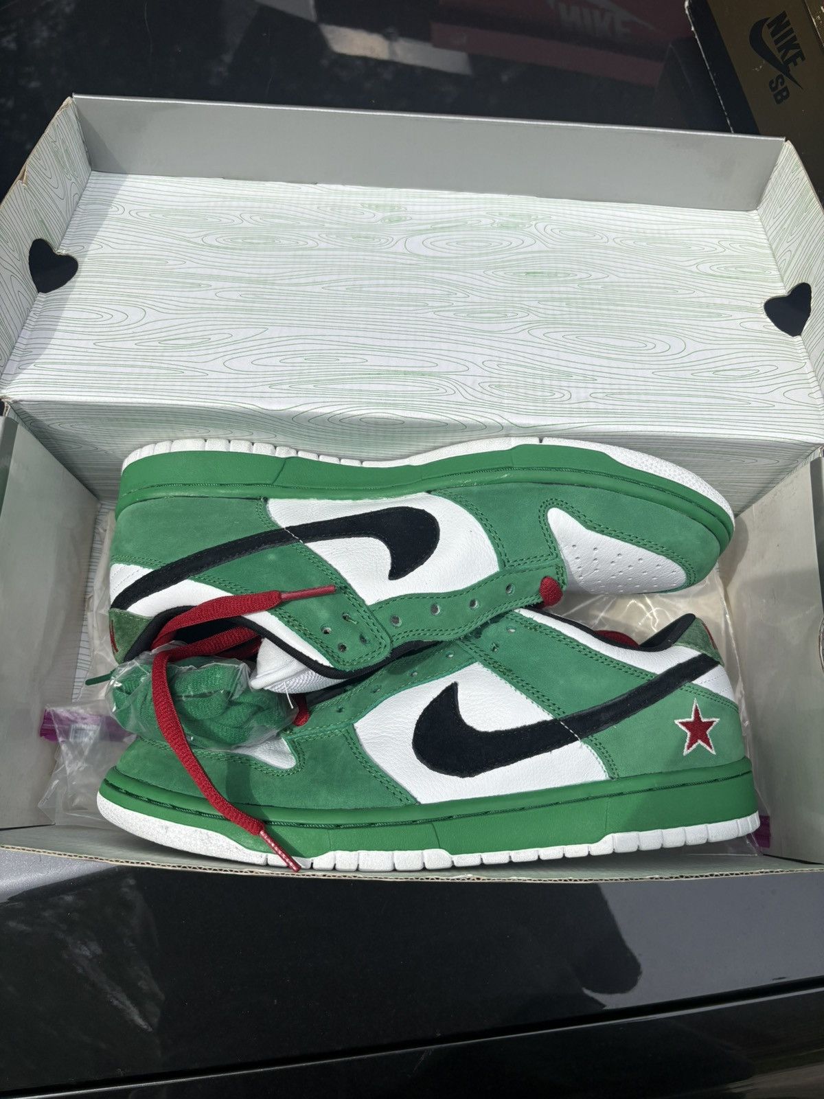 Nike × Nike SB Nike SB Dunk Low Heineken 2003 Size US 10 / EU 43 - 5 Thumbnail