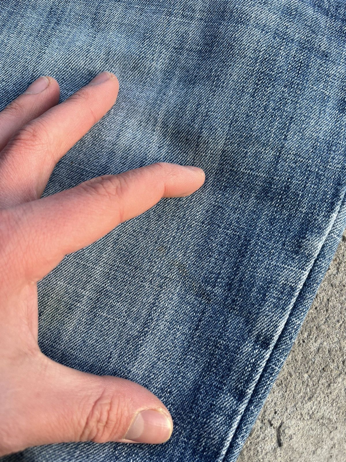 Burberry BURBERRY Vintage Distressed Faded Straight Fit Denim Jeans Size US 32 / EU 48 - 20 Thumbnail