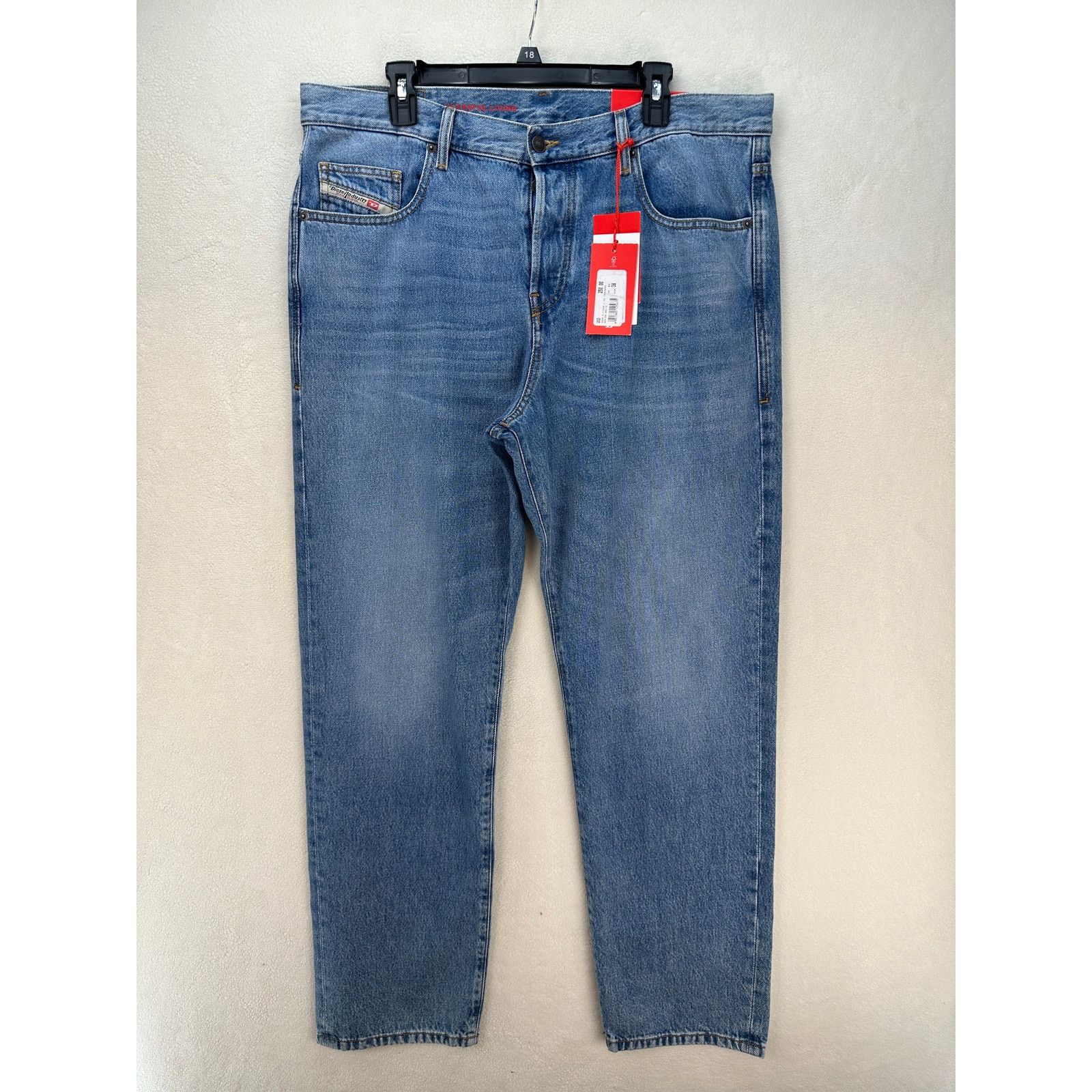 Diesel DIESEL INDUSTRY D-VIKER MEN'S 38 MEDIUM WASH TAPER STRAIGHT Size US 38 / EU 54 - 1 Thumbnail
