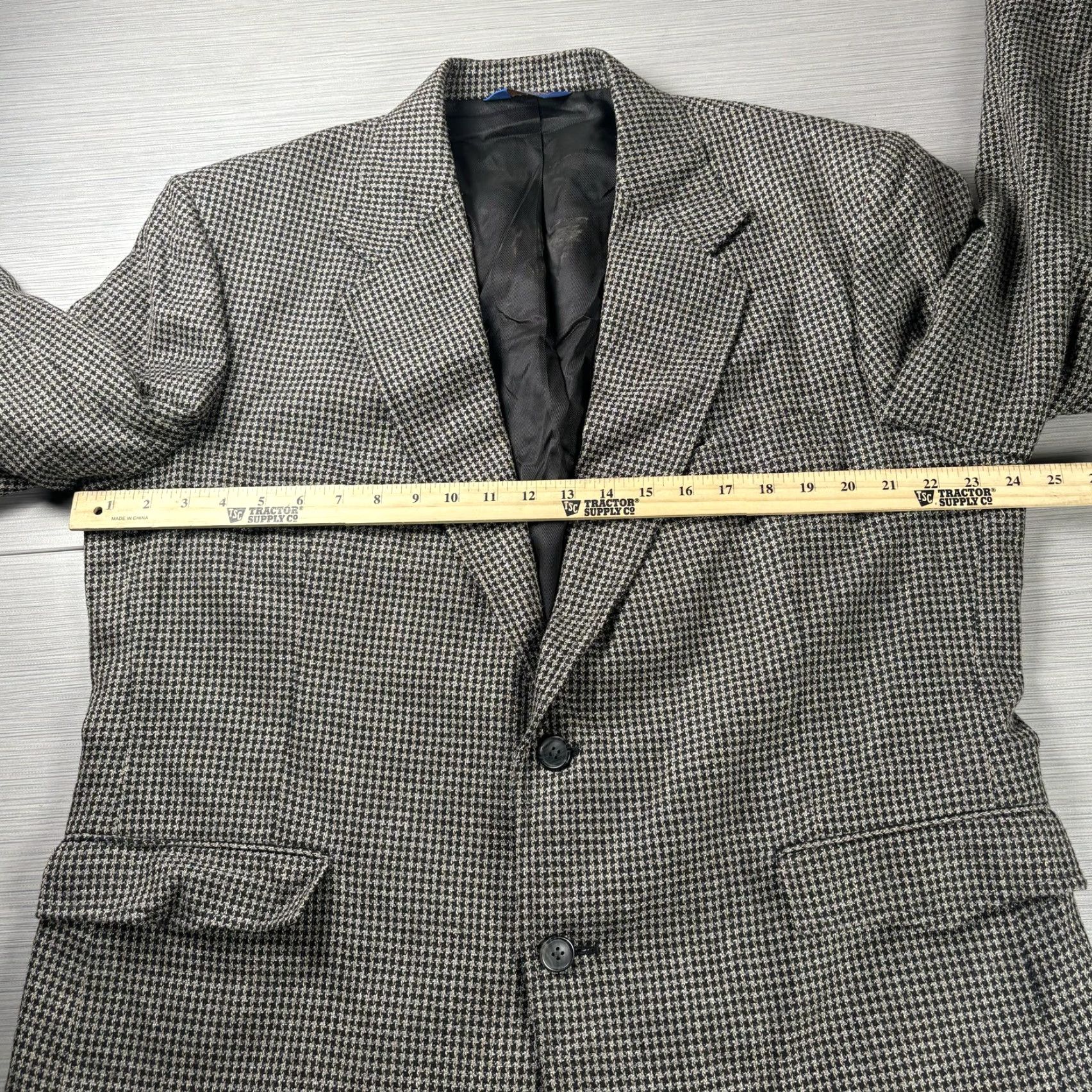 Pendleton Pendleton Mens Sport Coat Blazer 46L Black White Houndstooth Check Wool Silk Two-Button Two-Button Front Notch Lapels 2 Piece Regular Gray Size 46R - 3 Thumbnail