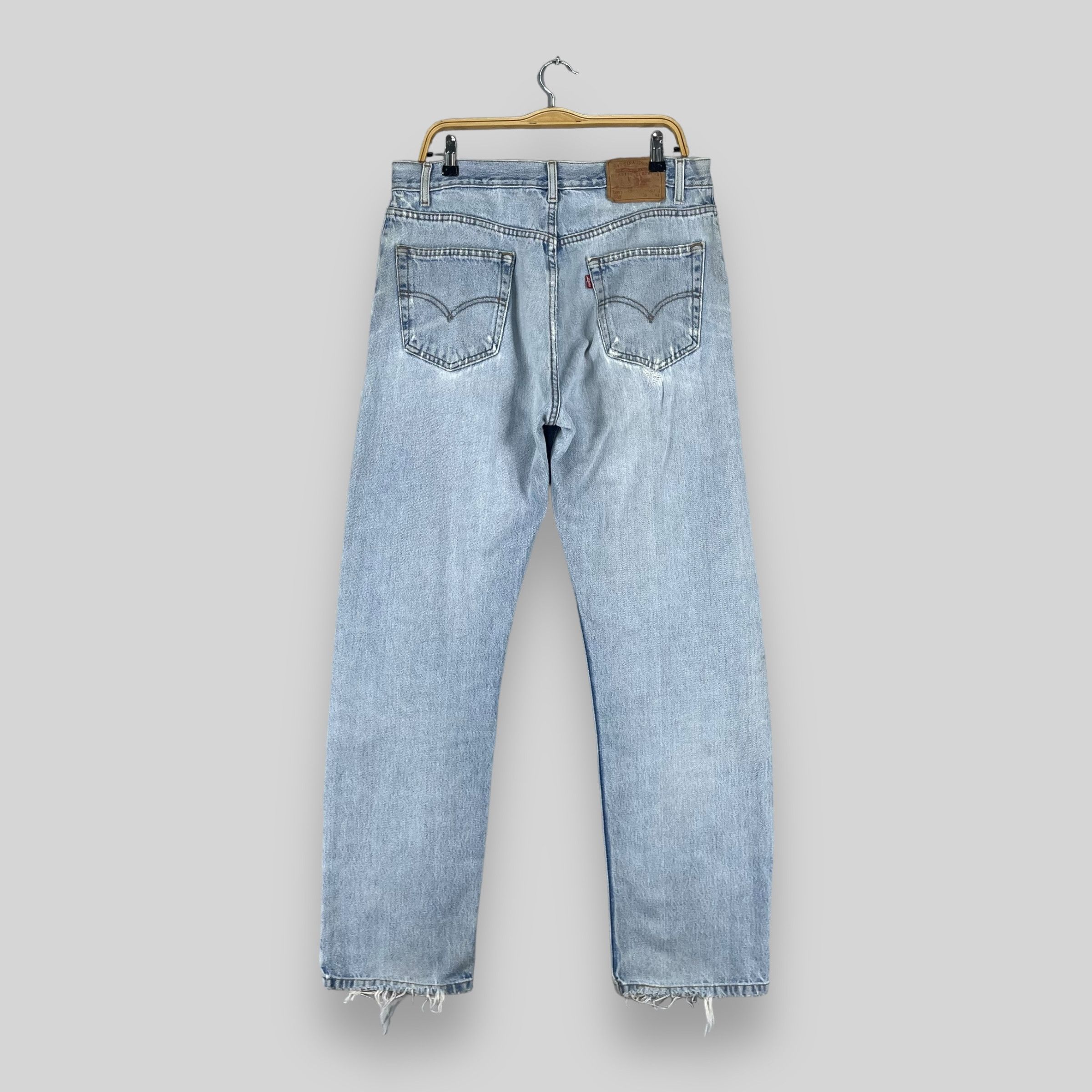 Levi's × Levi's Vintage Clothing Vintage Levis 505 Distressed Dirty Knee Ripped Jeans Size US 35 - 8 Thumbnail