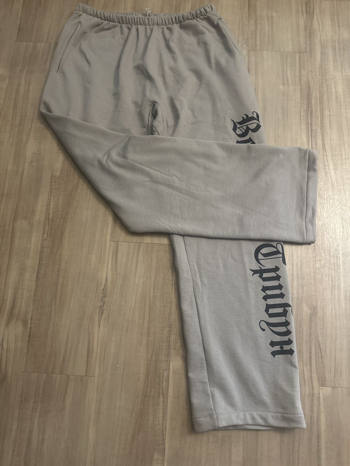 Gosha Rubchinskiy Yeezy x Gosha Black Dogs Sweatpants Size US 32 / EU 48 - 3 Thumbnail