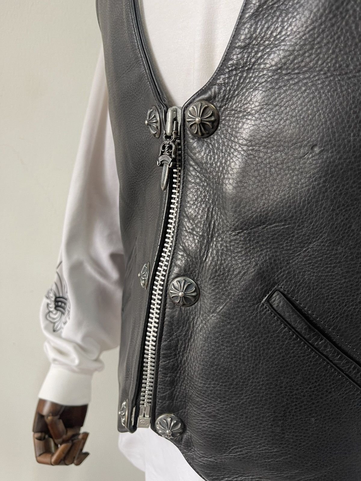 Chrome Hearts 1995 Iconic Chrome Hearts Six Button Leather Vest Size US M / EU 48-50 / 2 - 5 Thumbnail
