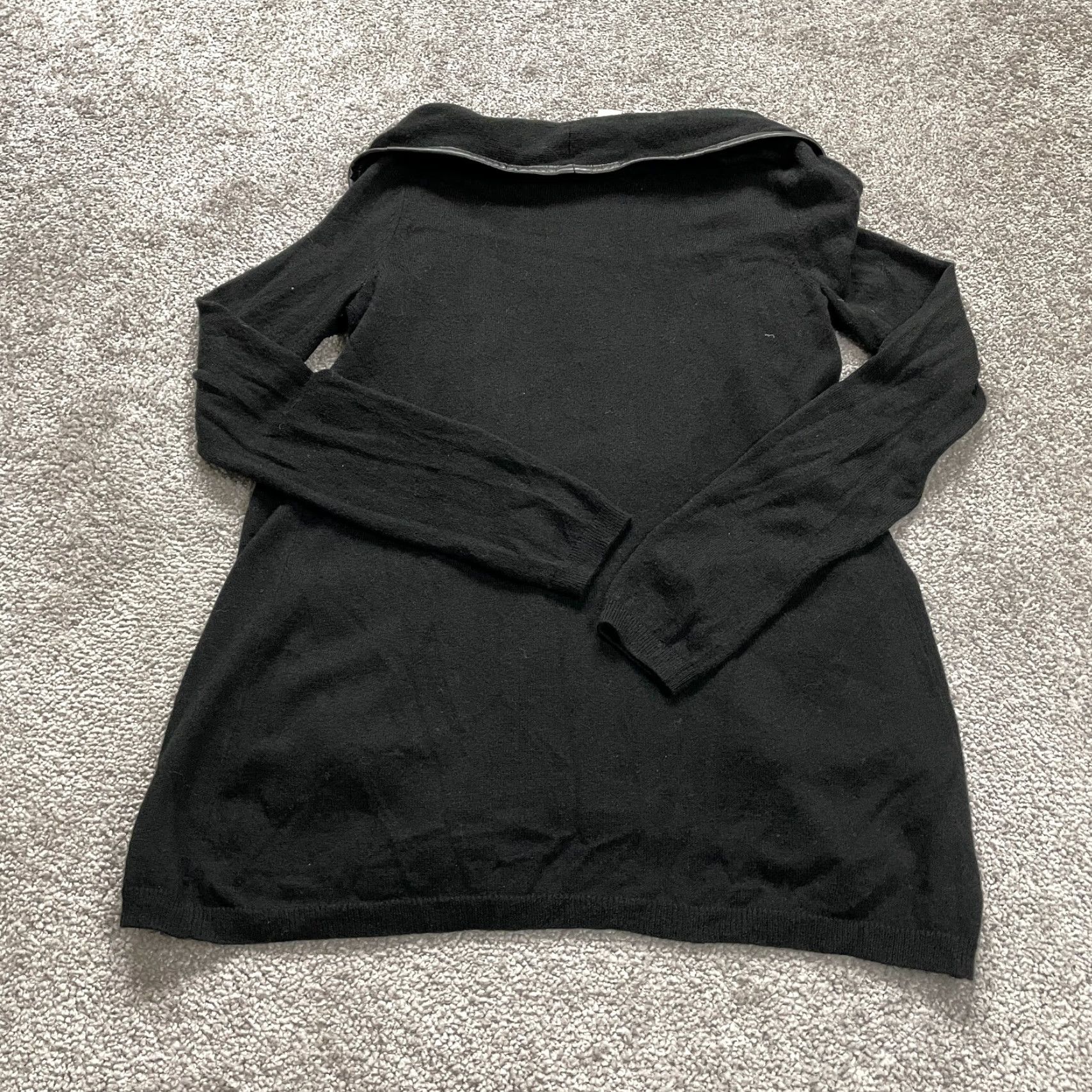 Banana Republic VINTAGE Banana Republic Women’s Sweater Cardigan XS Black Long Sleeve Knit Pockets Casual Women's Size XS / US 0-2 / IT 36-38 - 2 Thumbnail