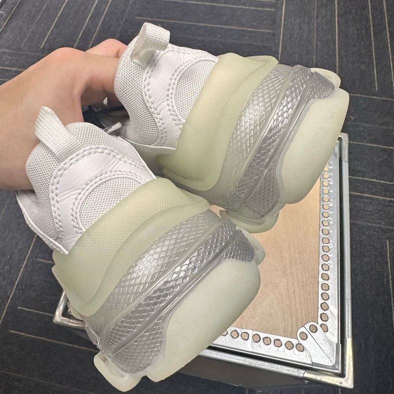 Balenciaga Balenciaga Triple S Sneakers Size 35-2505 Size US 4.5 / IT 34.5 - 5 Thumbnail