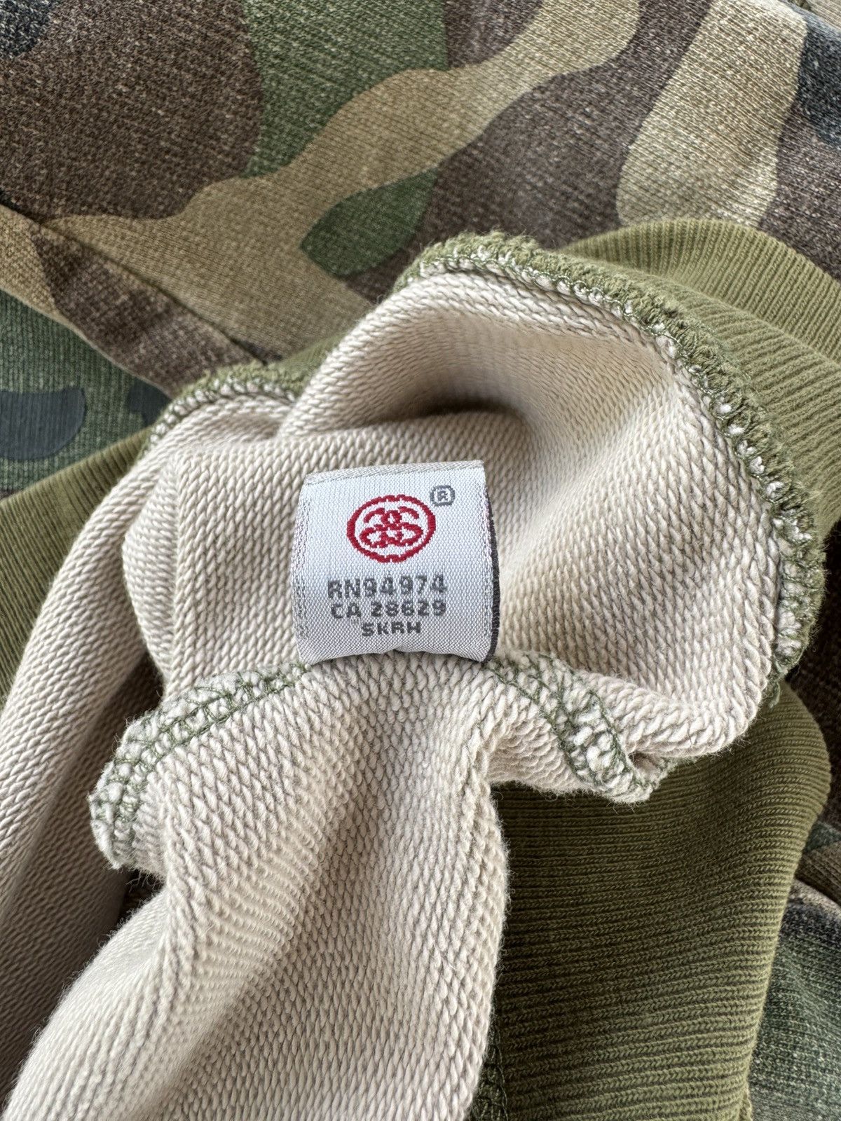 Stussy × Vintage Vintage Y2k Stussy Tribe Camo Sweatshirt Size US M / EU 48-50 / 2 - 7 Thumbnail
