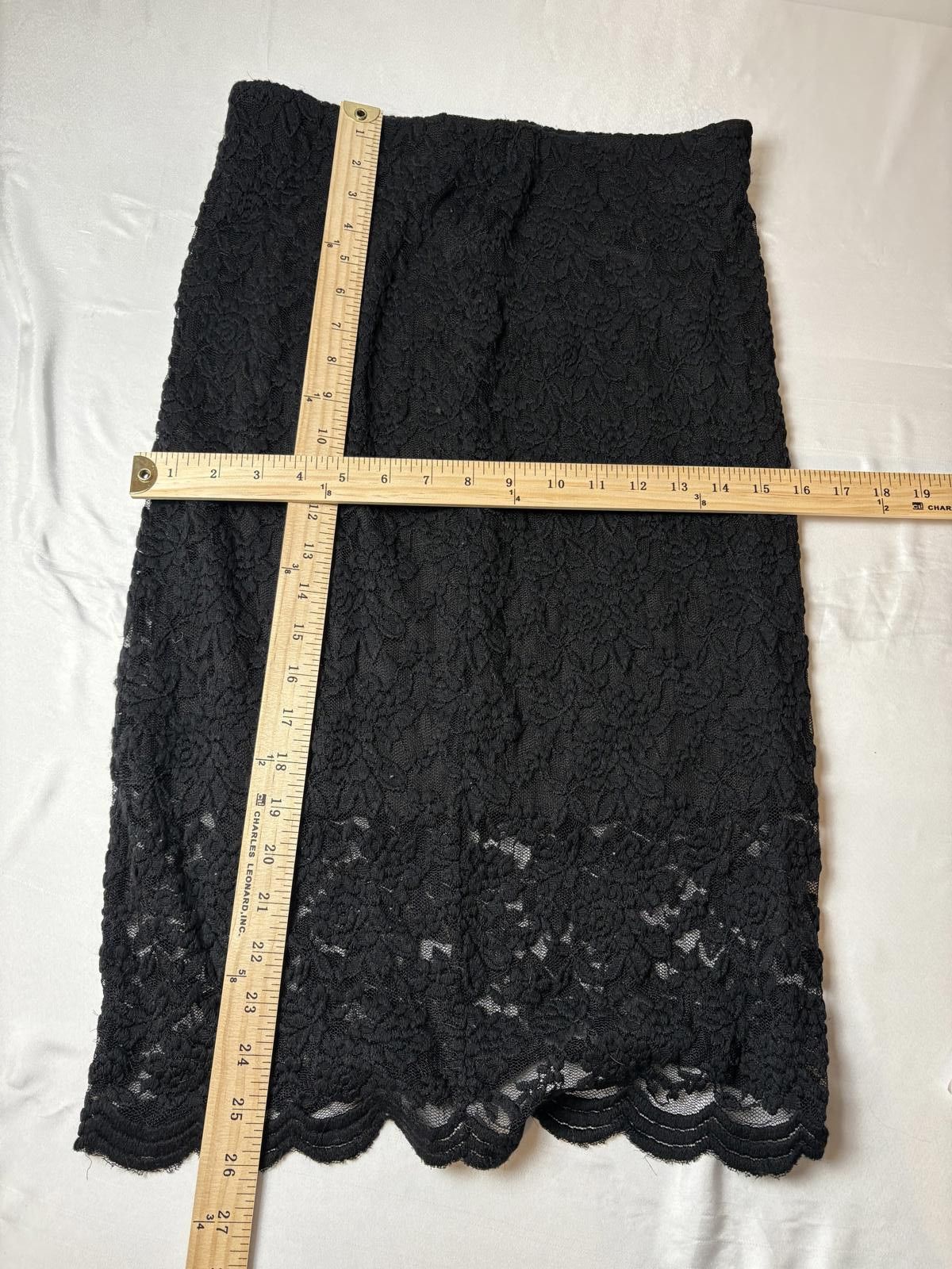Forever 21 Black double lined lace pencil skirt Size 36" / US 14 / IT 50 - 2 Thumbnail