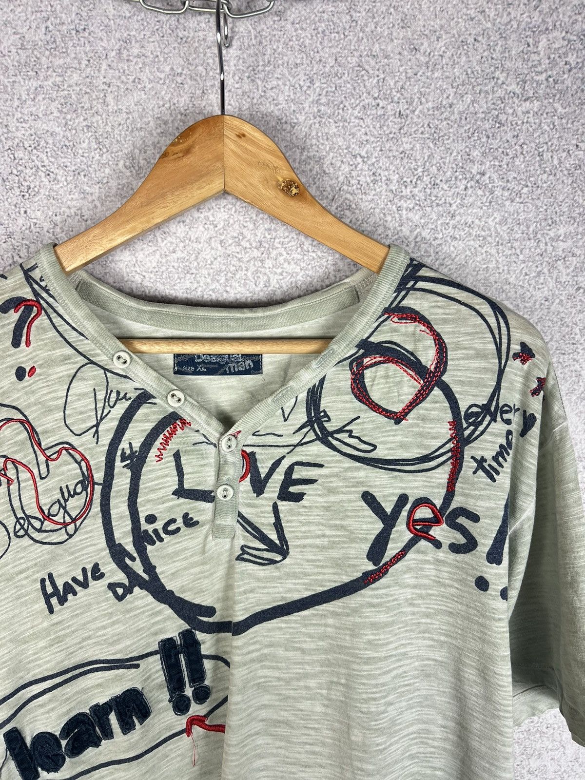 Desigual Vintage Y2K Desigual Art Logo Tee Size US XXL / EU 58 / 5 - 3 Thumbnail