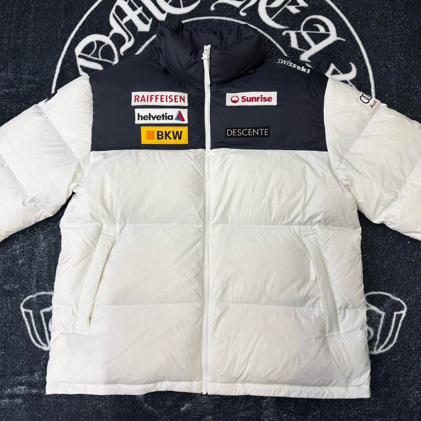Descente Descente Down White Hoodie XXXL Men Size US XXL / EU 58 / 5 - 1 Thumbnail