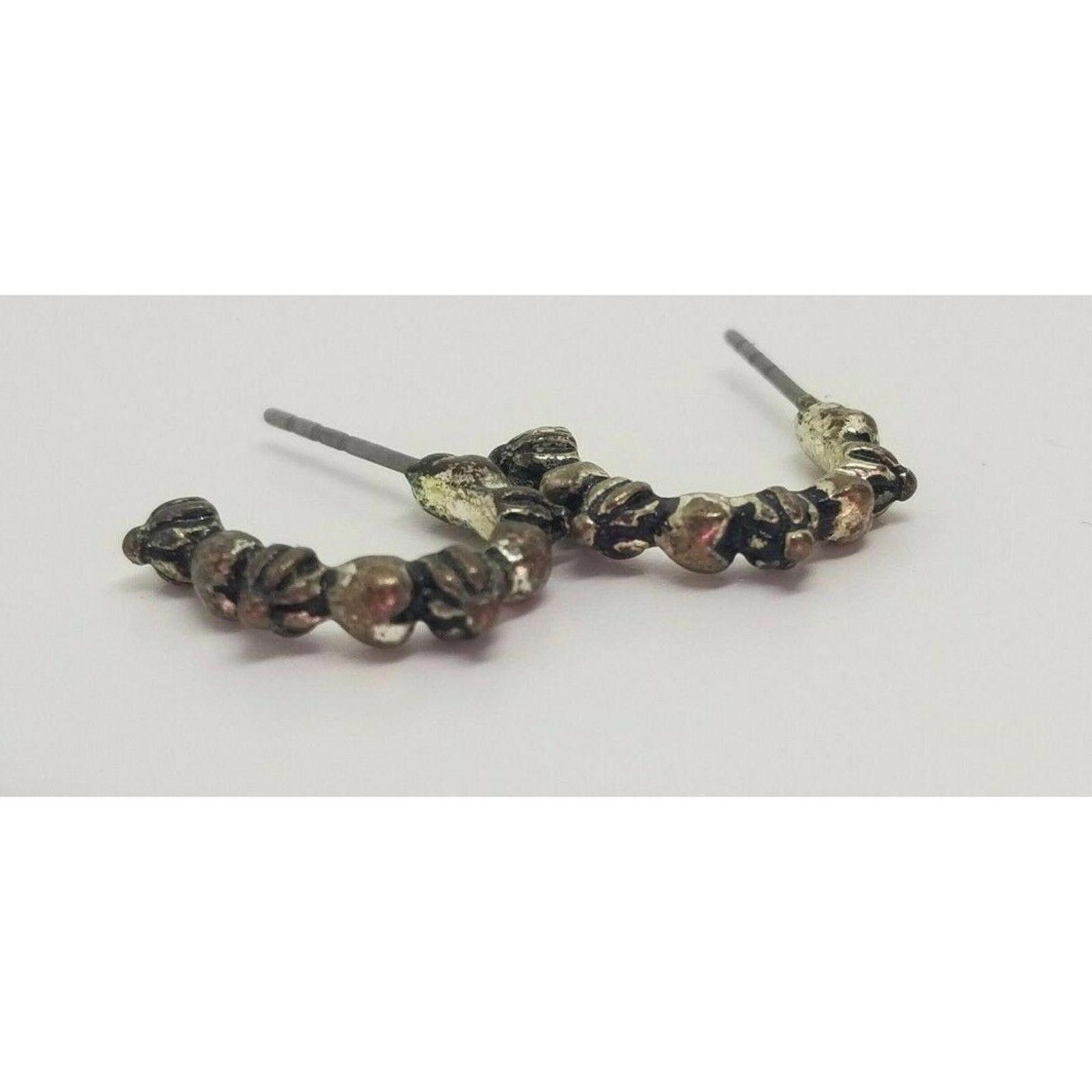 The Unbranded Brand Earrings Small Silver Toned Hoops Pierced 1 Pair Detailed Be Size ONE SIZE - 7 Thumbnail