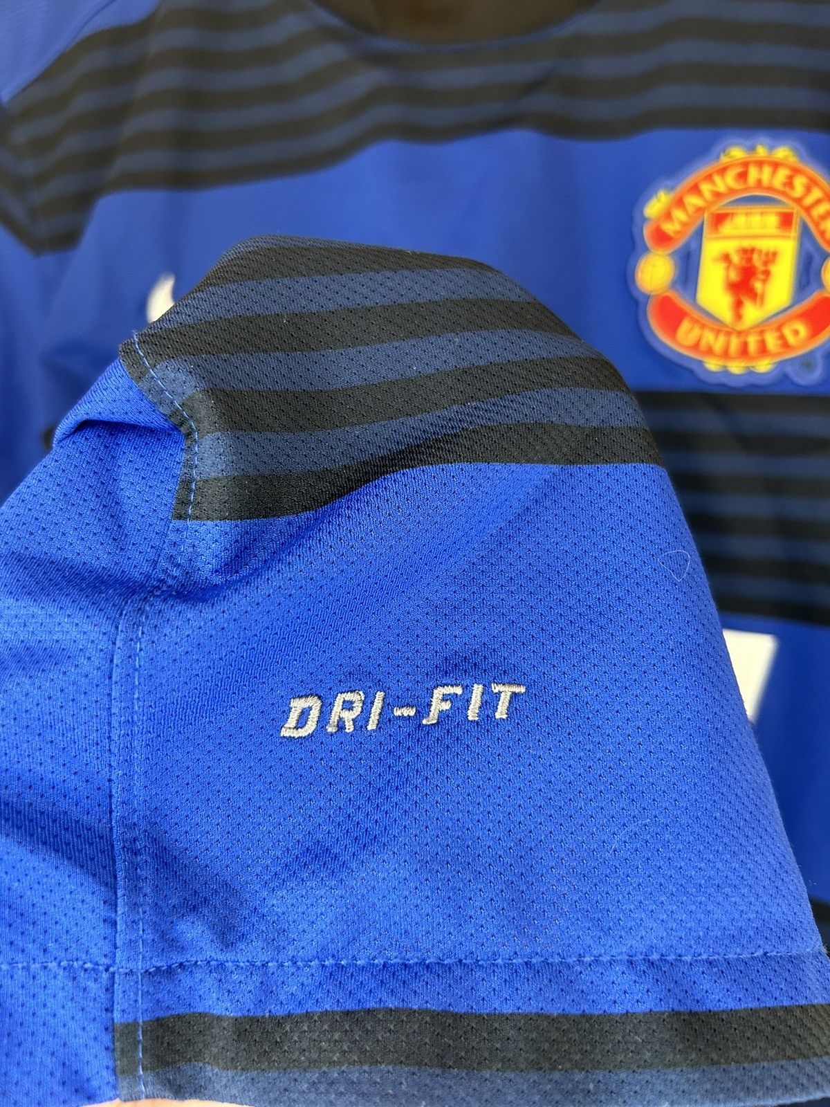 Nike Nike Manchester United 2011 Away Soccer Jersey Size US M / EU 48-50 / 2 - 6 Thumbnail