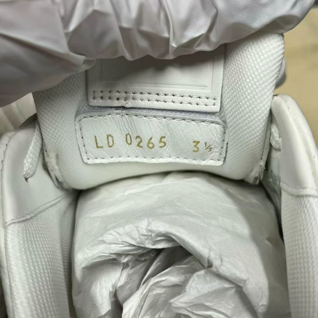 Louis Vuitton louis vuitton low-top leather sneaker in white Size US 7.5 / EU 40-41 - 4 Thumbnail
