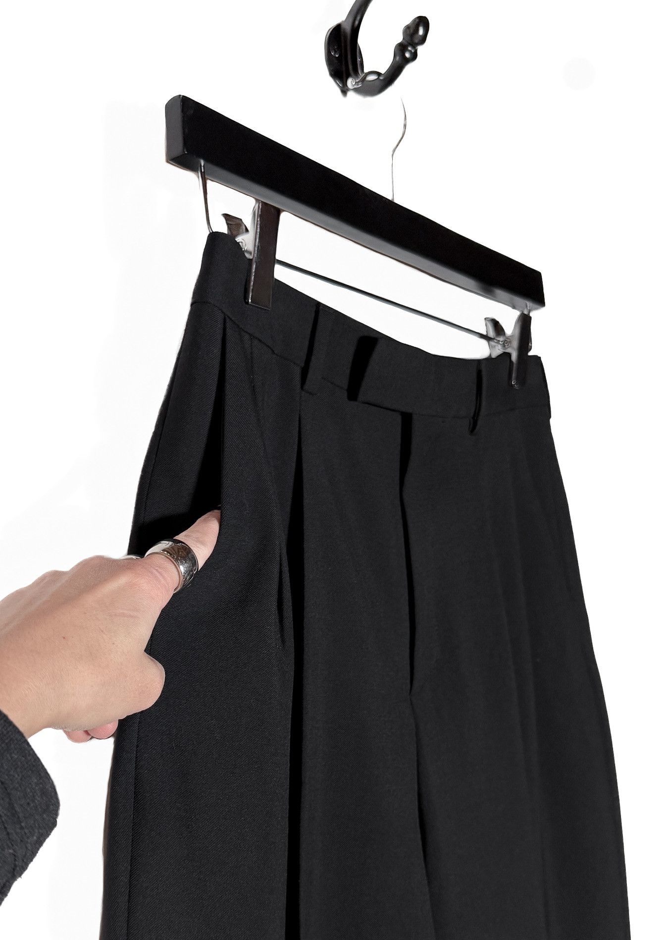 Celine Celine Black Straight Leg Pleated Trousers Size 27" / US 4 / IT 40 - 4 Thumbnail