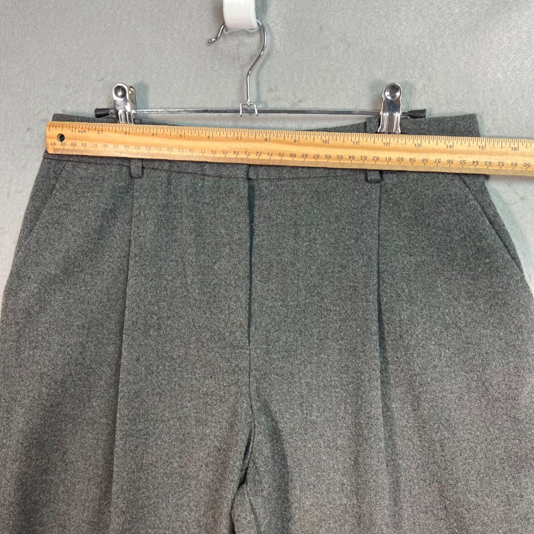 Zara VINTAGE Zara Womens Medium Gray Pleated Mid-Length Shorts Polyester Blend Shirt Womens? Size 32" / US 10 / IT 46 - 5 Thumbnail
