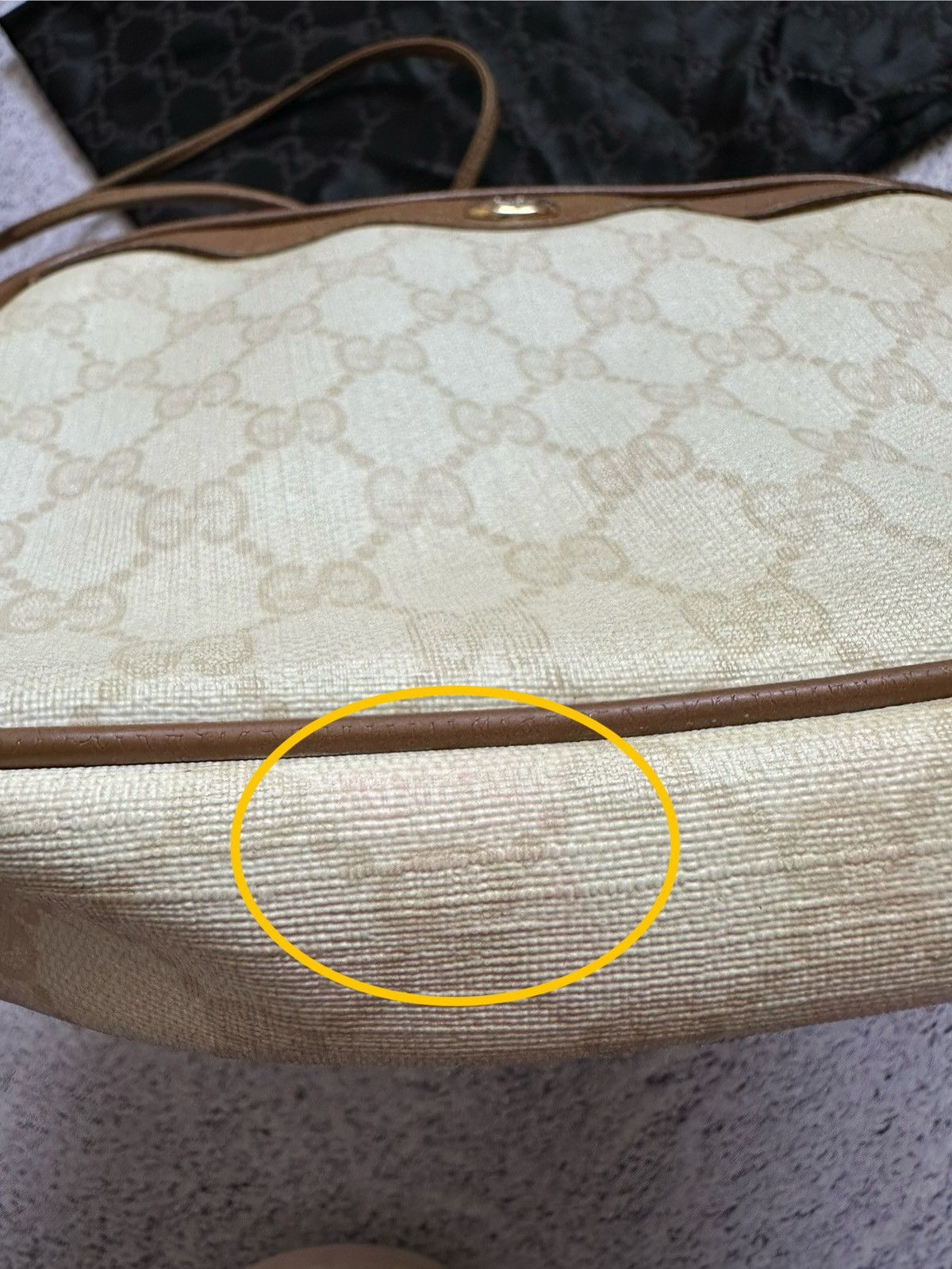 Gucci 80’s GUCCI GG Supreme Coated Canvas Zip Crossbody Bag Size ONE SIZE - 23 Thumbnail