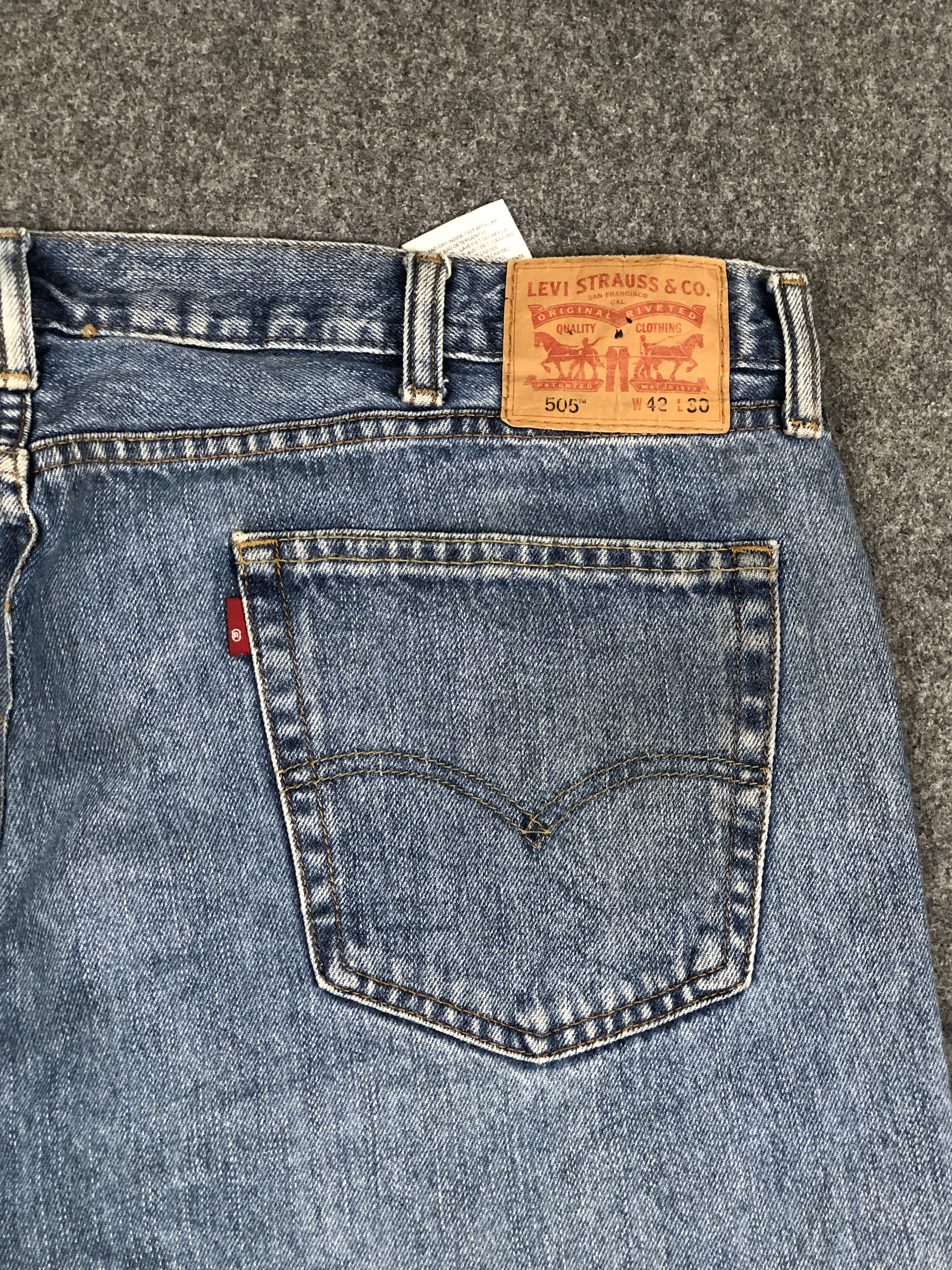 Levi's Stone Washed Vintage Levis 505 Jeans DP2354 Size US 41 - 18 Thumbnail