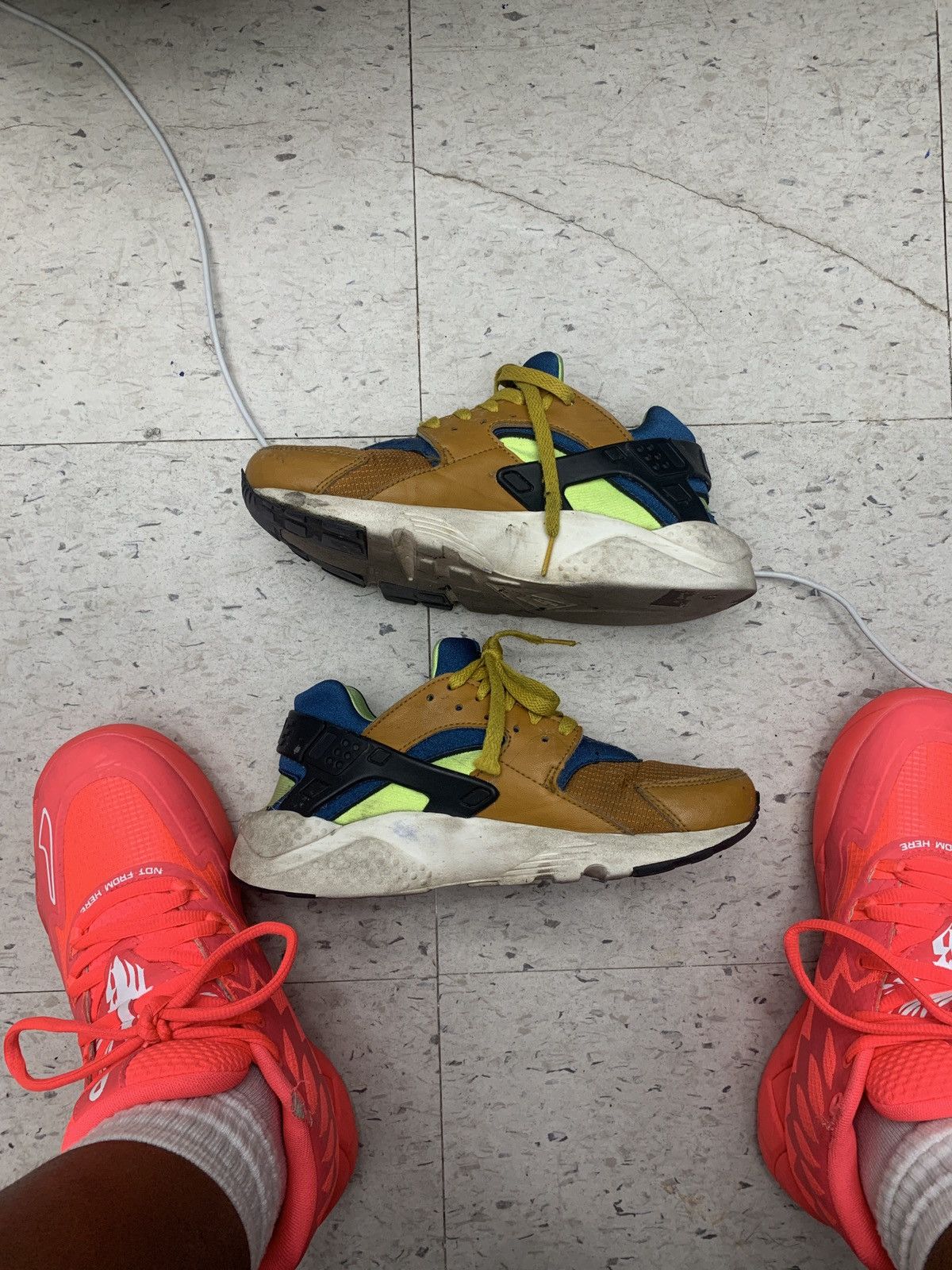 Nike Air Huarache ‘Desert Ochre Blue Volt’ Size US 6.5 / EU 39-40 - 4 Thumbnail