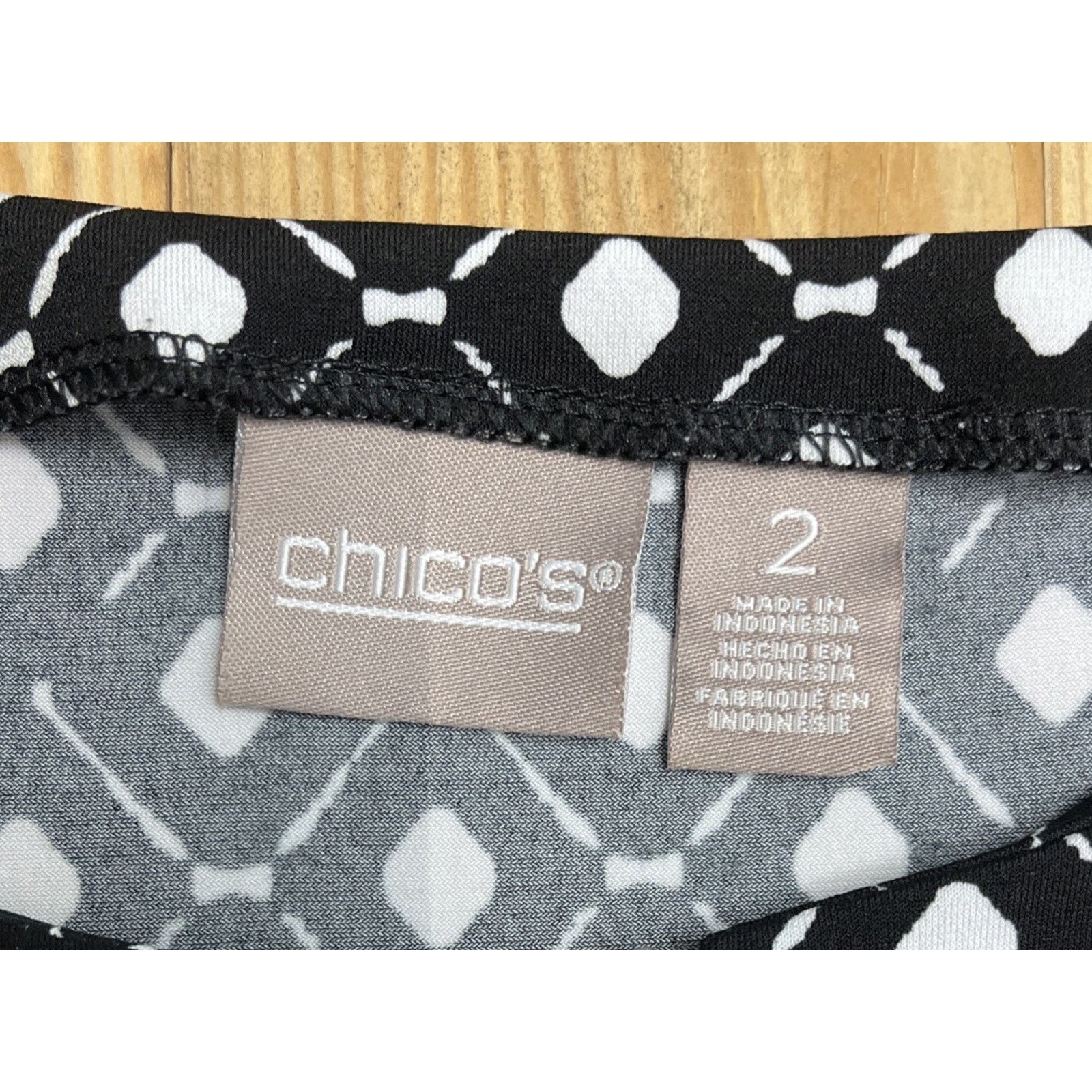 Chicos Chico's Black White Diamond Pattern Keyhole Tank Top Sz 2 Size XS / US 0-2 / IT 36-38 - 6 Thumbnail