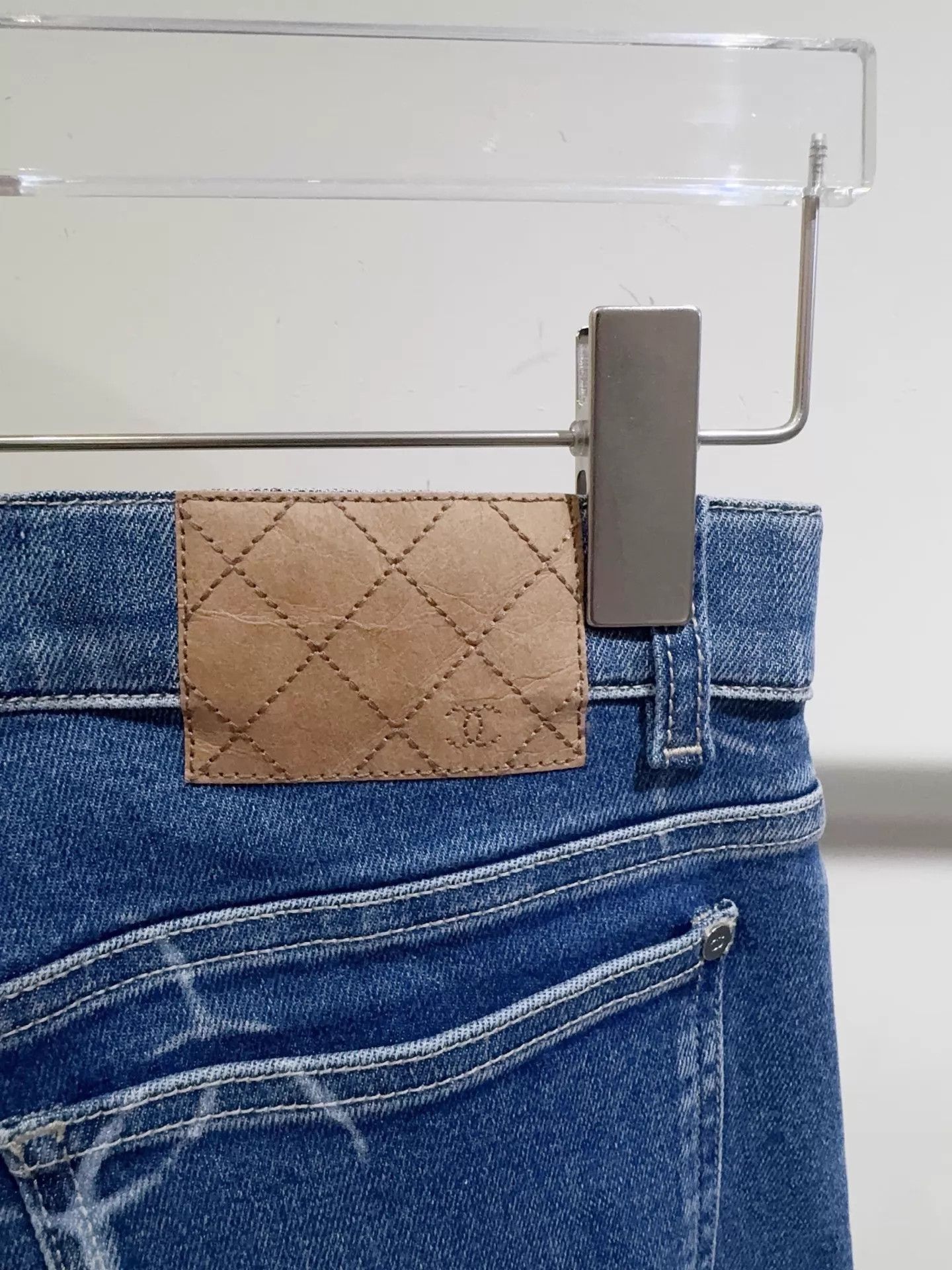 Chanel Chanel Women's CC Slim Fit Jeans Size 36 New Tags Size 26" / US 2 / IT 38 - 4 Thumbnail
