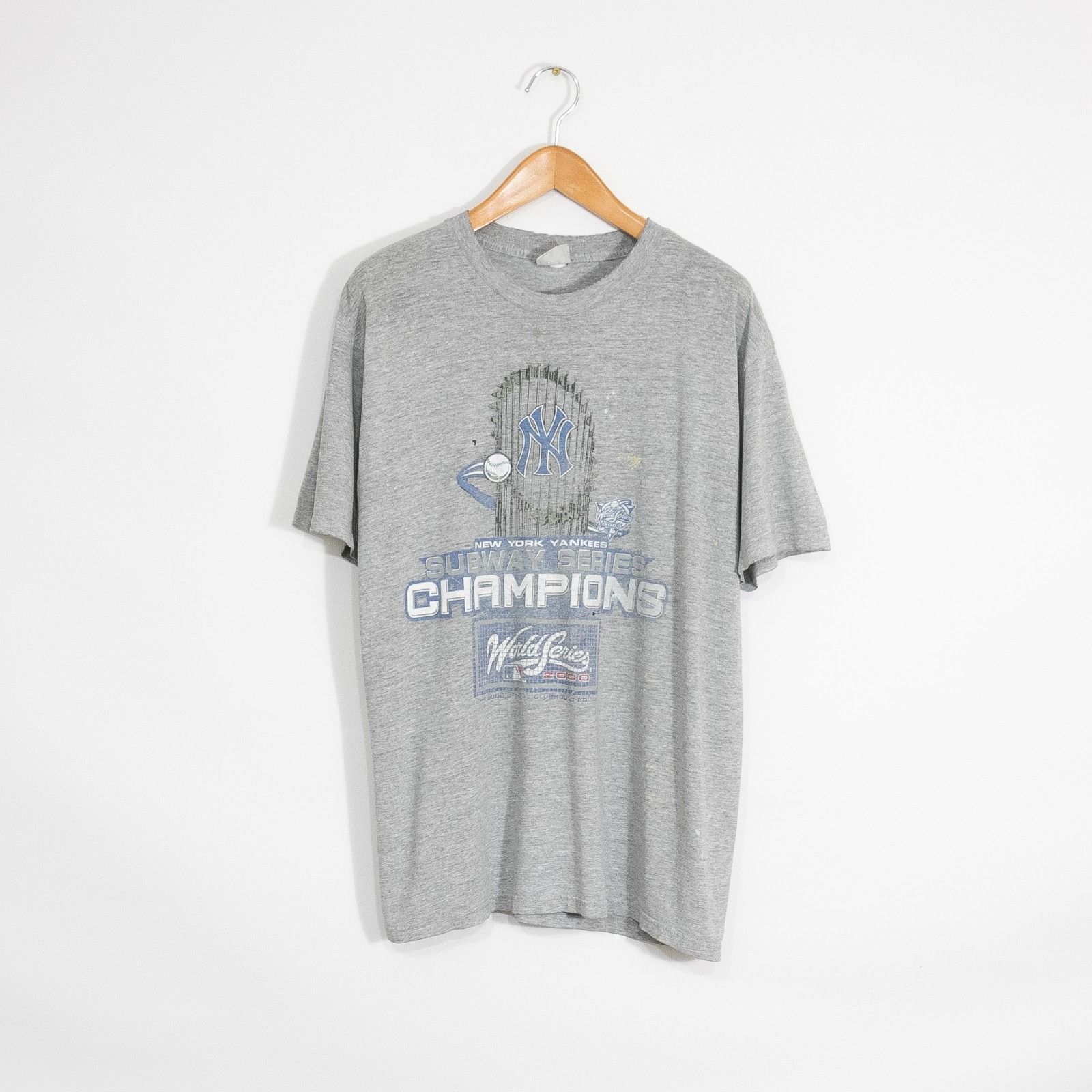 Lee Vintage Y2K NY Yankees World Series T Shirt XL - Distressed Size US XL / EU 56 / 4 - 1 Thumbnail