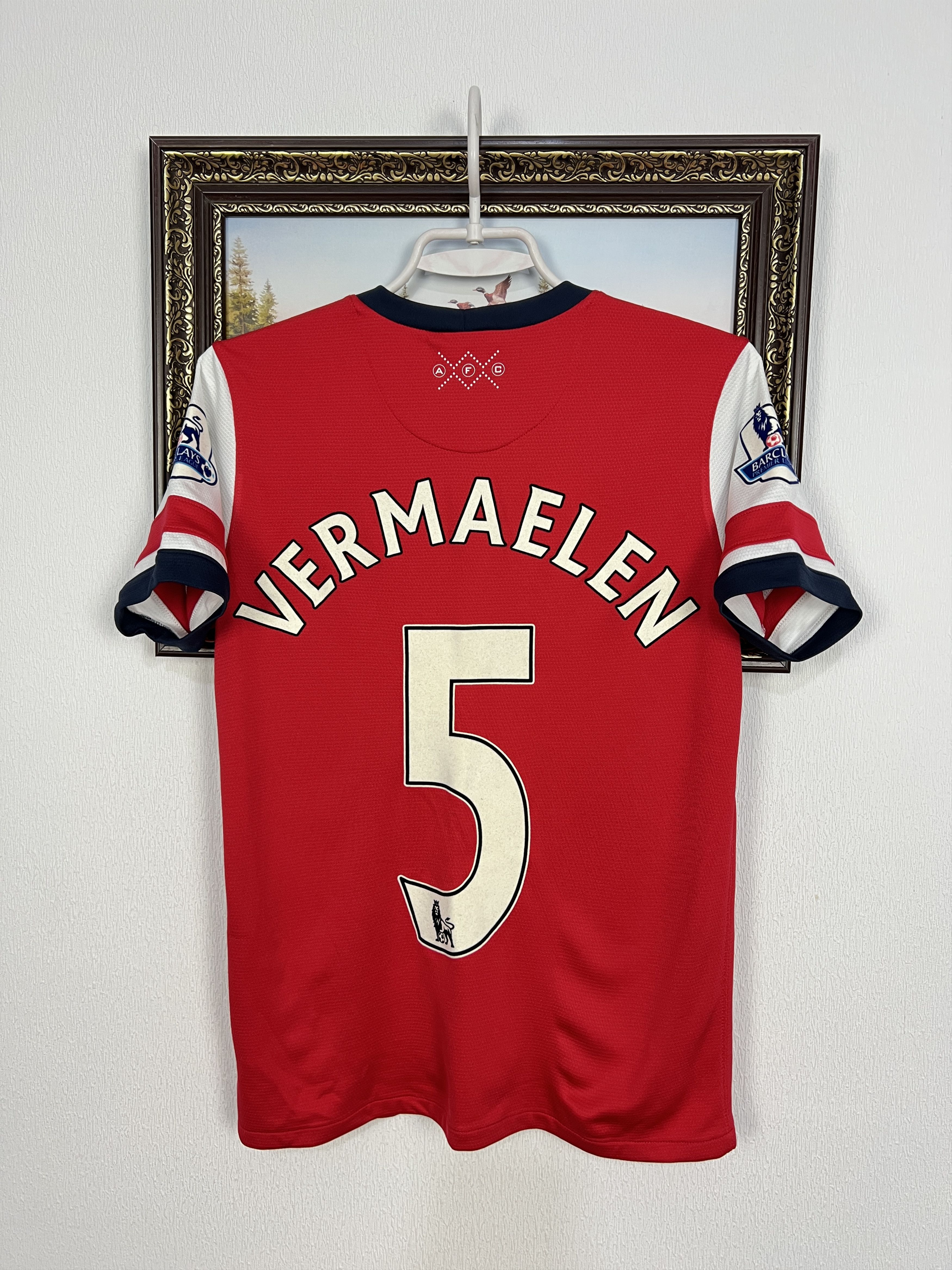 Nike Arsenal Home football shirt 2012 #5 Vermaelen Nike Boys 12 Size US XS / EU 42 / 0 - 13 Thumbnail