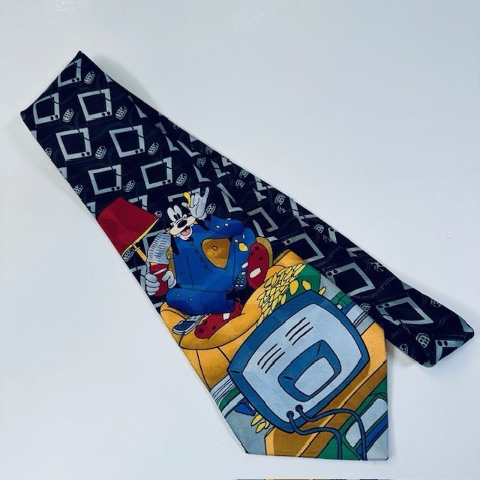 Disney Micky Unlimited Disney Men's Neck Tie Goofy Gaming Polyester Size ONE SIZE - 10 Thumbnail