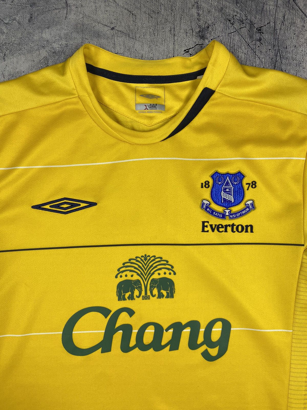 Umbro Umbro Everton England 2004 / 2005 Soccer Jersey Size US M / EU 48-50 / 2 - 5 Thumbnail