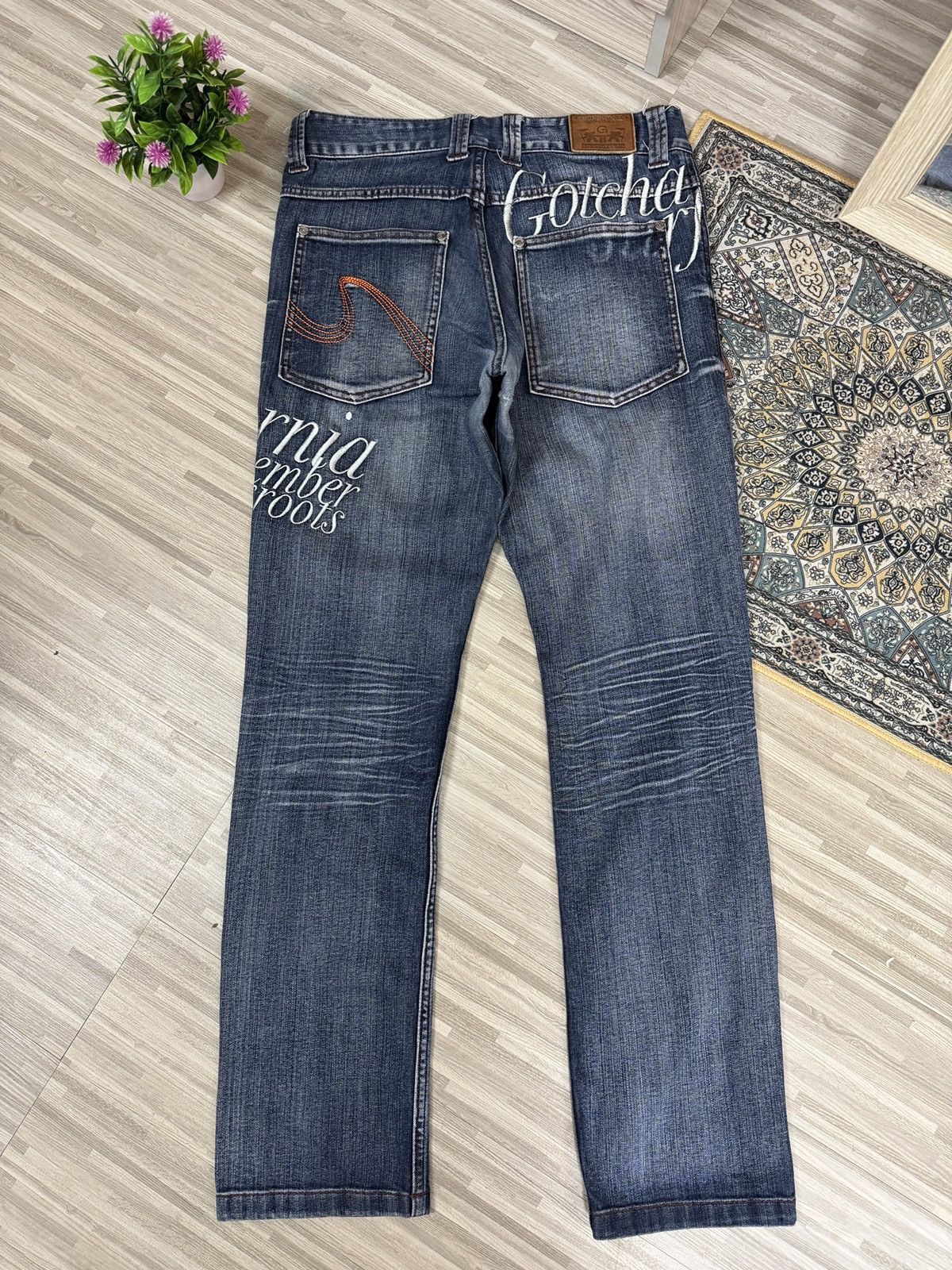 Gotcha × Vintage Vintage Gotcha Biglogo Distressed Denim Jeans Size US 32 / EU 48 - 7 Thumbnail