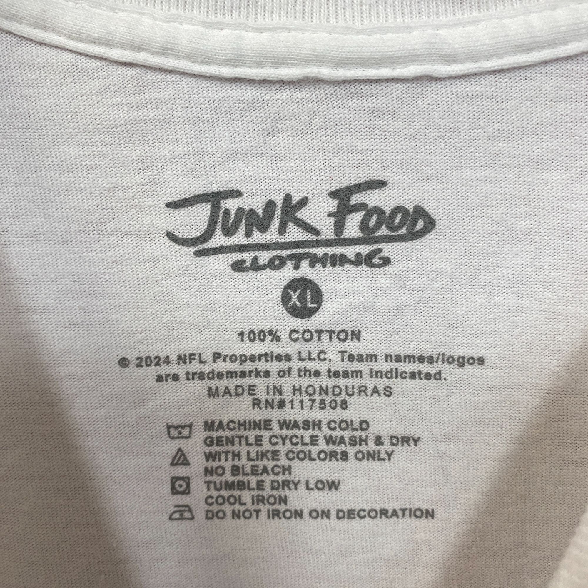 Junk Food Junk Food NFL Miami Dolphins Throwback Helmet Logo T- Shirt Size US XL / EU 56 / 4 - 4 Thumbnail