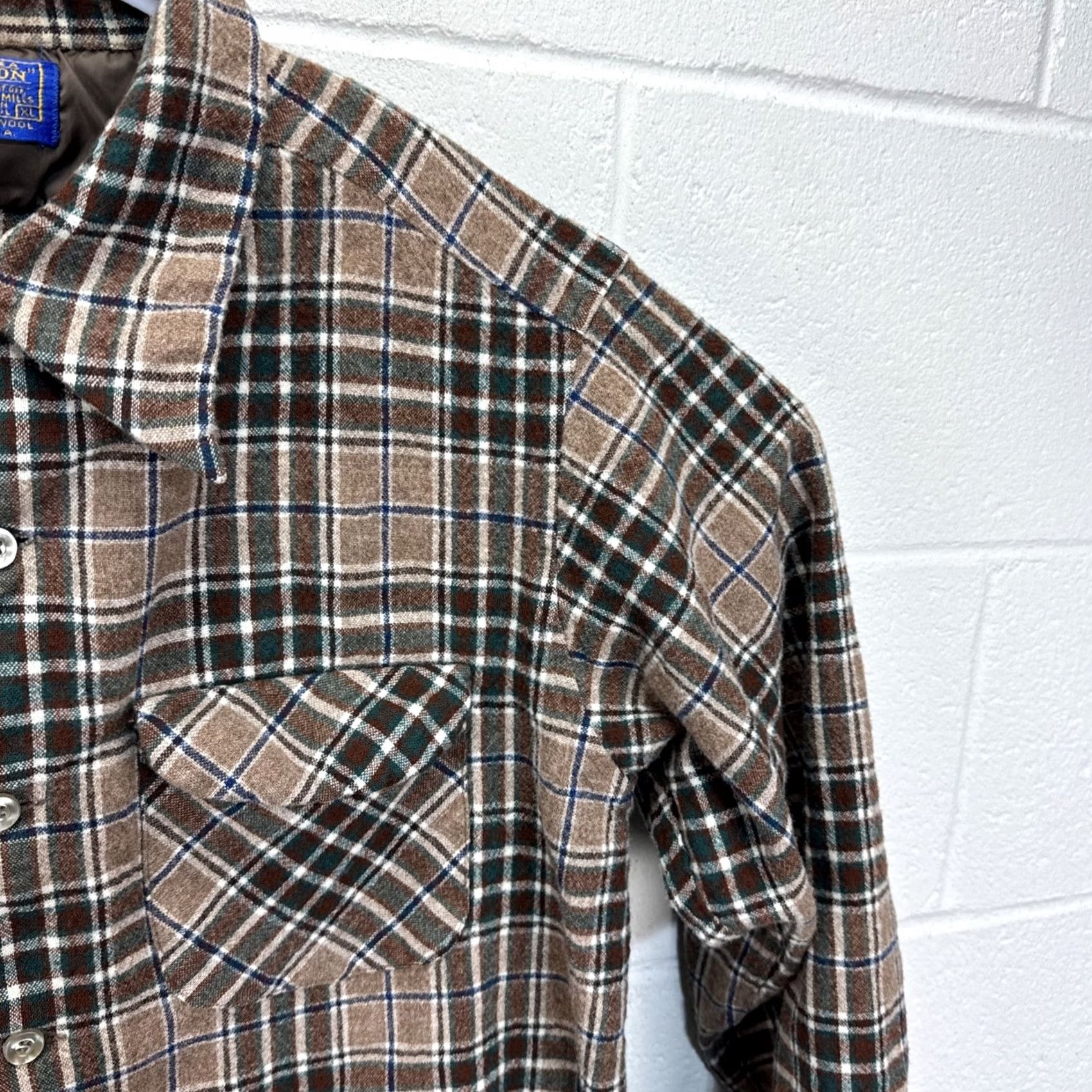 Pendleton VINTAGE Pendleton Shirt Mens XL Brown Flannel Plaid Button-Up Long Sleeve Wool Size US XL / EU 56 / 4 - 5 Thumbnail