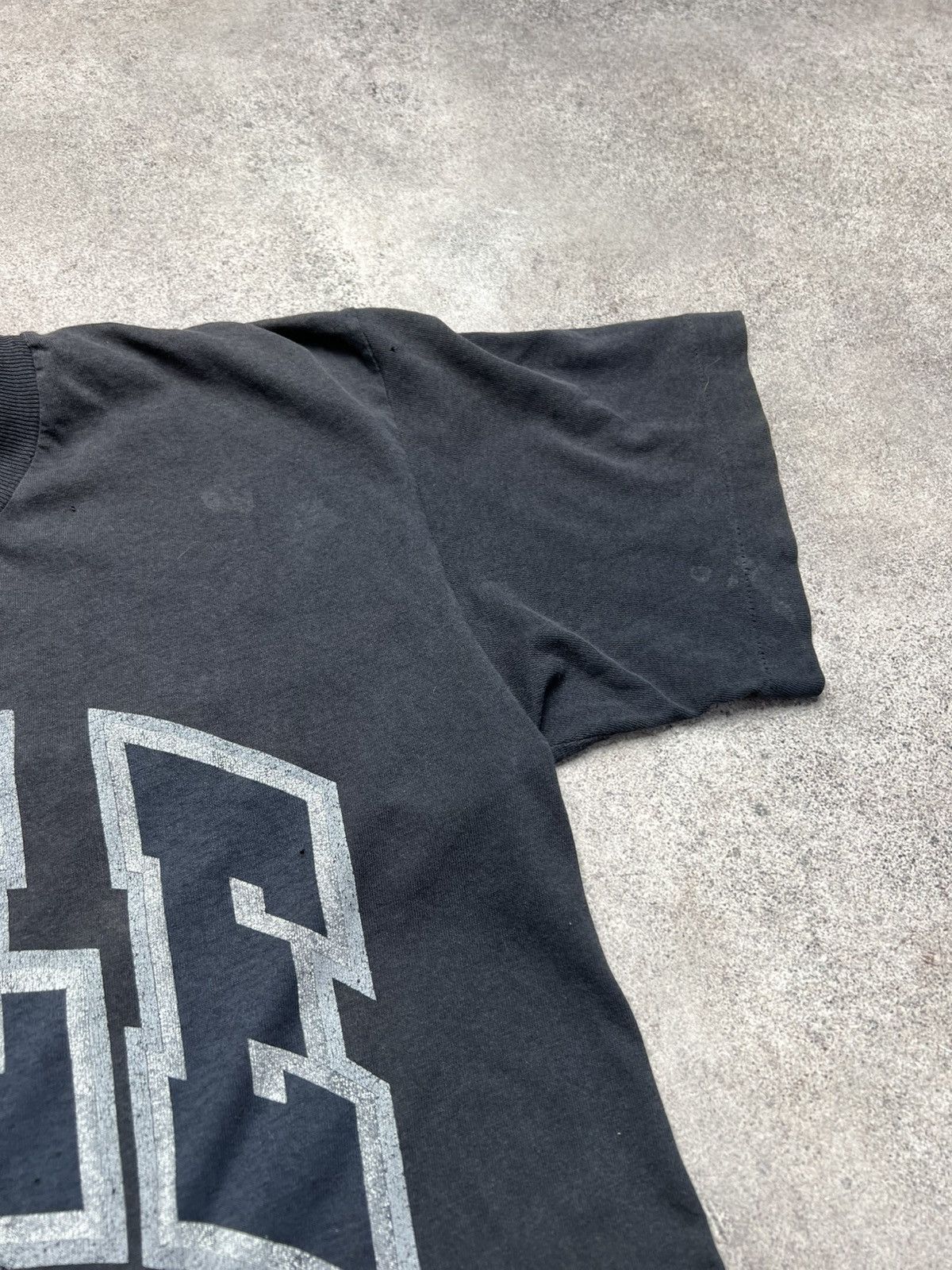 Vintage YALE American University trashed t shirt Size US M / EU 48-50 / 2 - 5 Thumbnail
