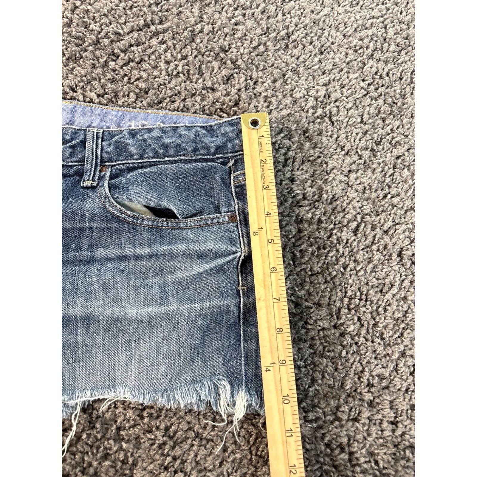 Gap VINTAGE Gap Low Rise Shorts Womens 32 Pocket Denim Mini Frayed Size 24" / US 00 / IT 34 - 2 Thumbnail