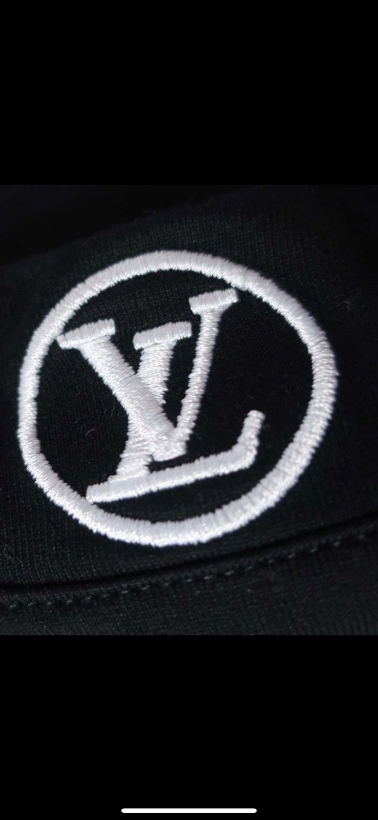 Louis Vuitton Crew neck T-shirt with LV printed logo by Louis Vuitton Size US S / EU 44-46 / 1 - 5 Thumbnail
