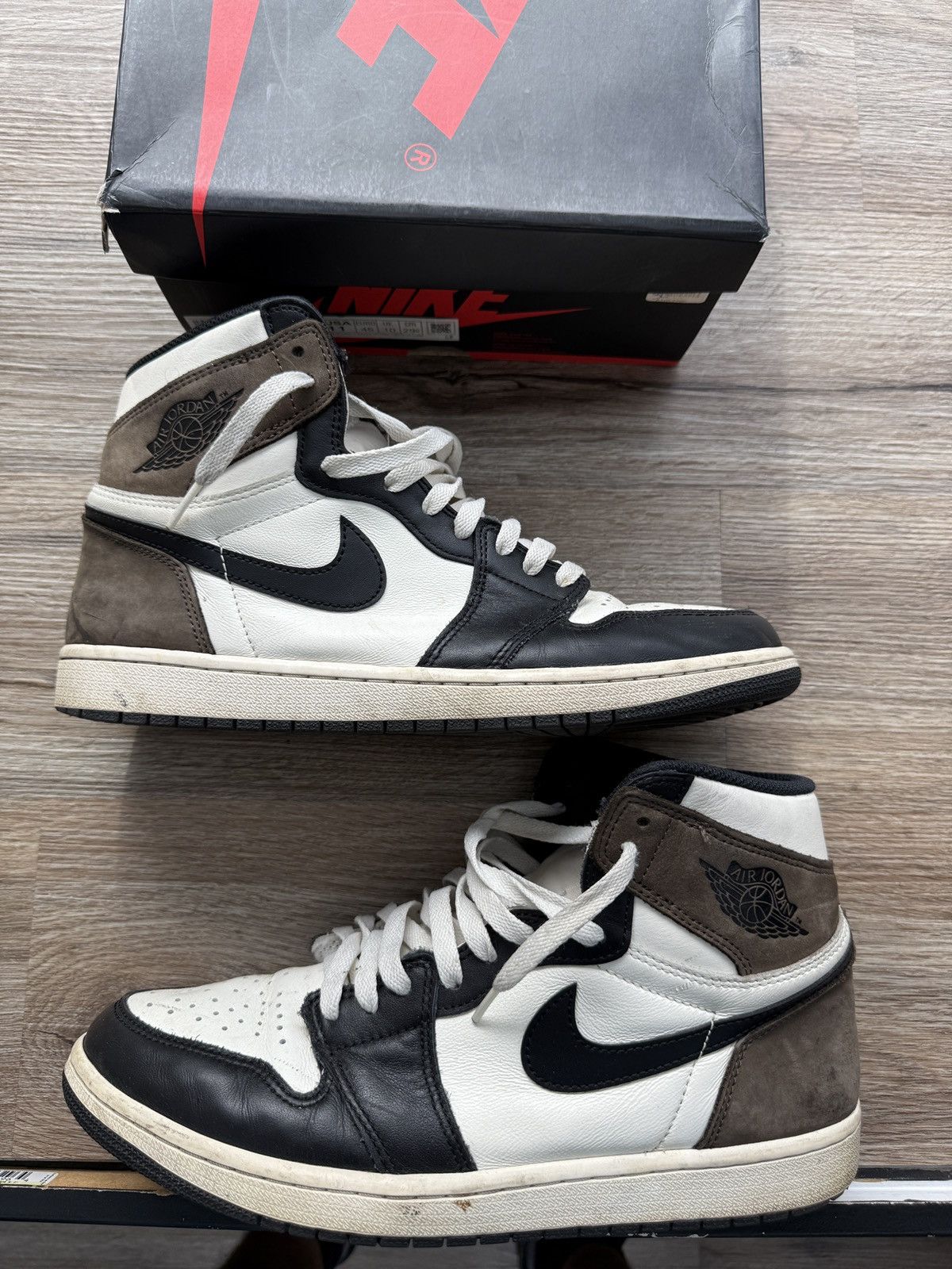 Jordan Brand Air Jordan Mocha 1 Highs Size US 11 / EU 44 - 1 Thumbnail