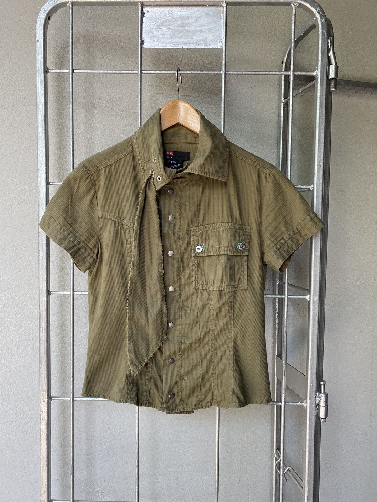 Diesel DIESEL Olive Snap Button Shirt Size M / US 6-8 / IT 42-44 - 1 Thumbnail